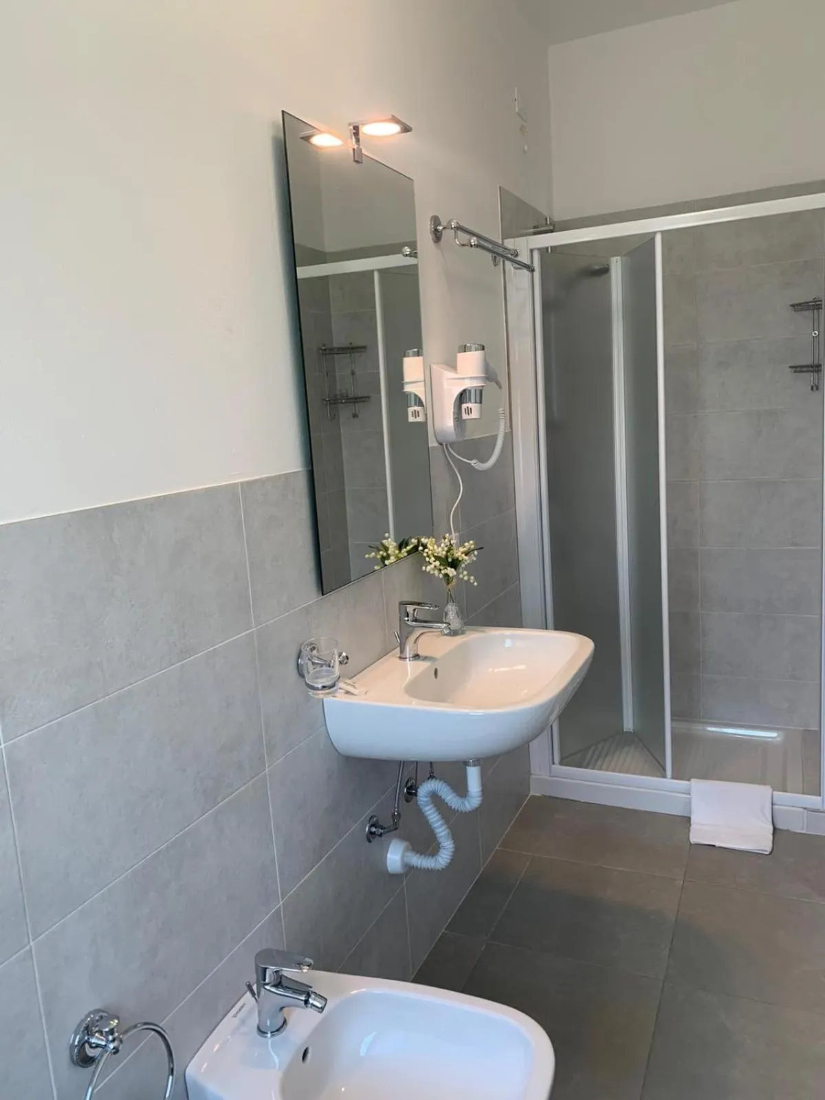 Shower in HOTEL LORENA