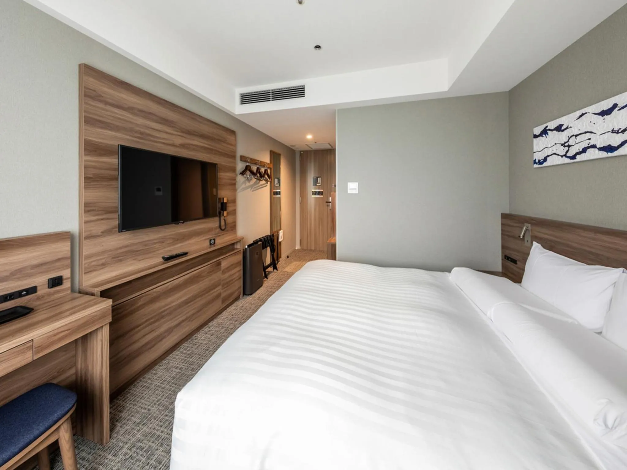 Photo of the whole room, Bed in Far East Village Hotel Tokyo Ariake