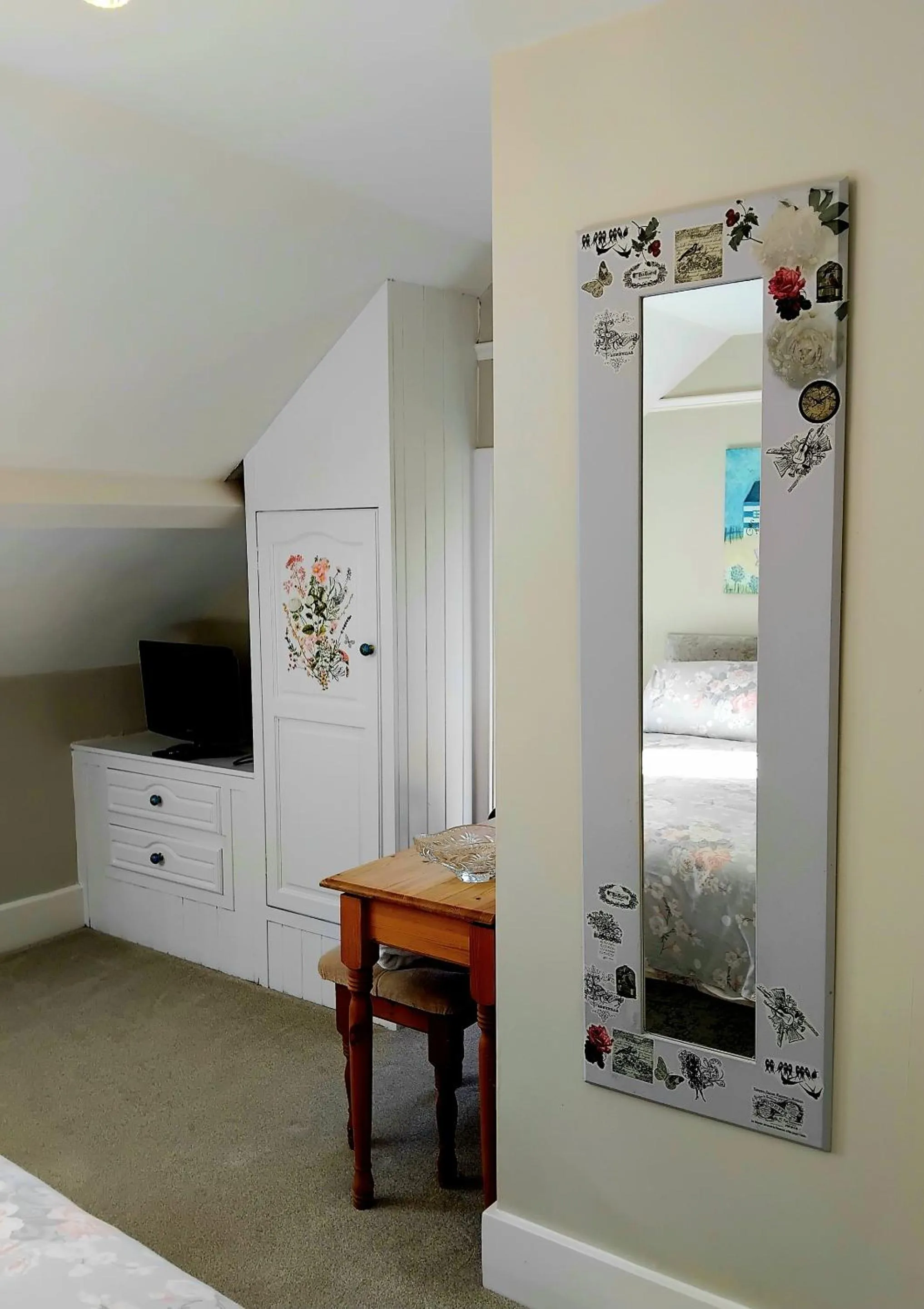 Bedroom, Bed in The Countryman Hotel