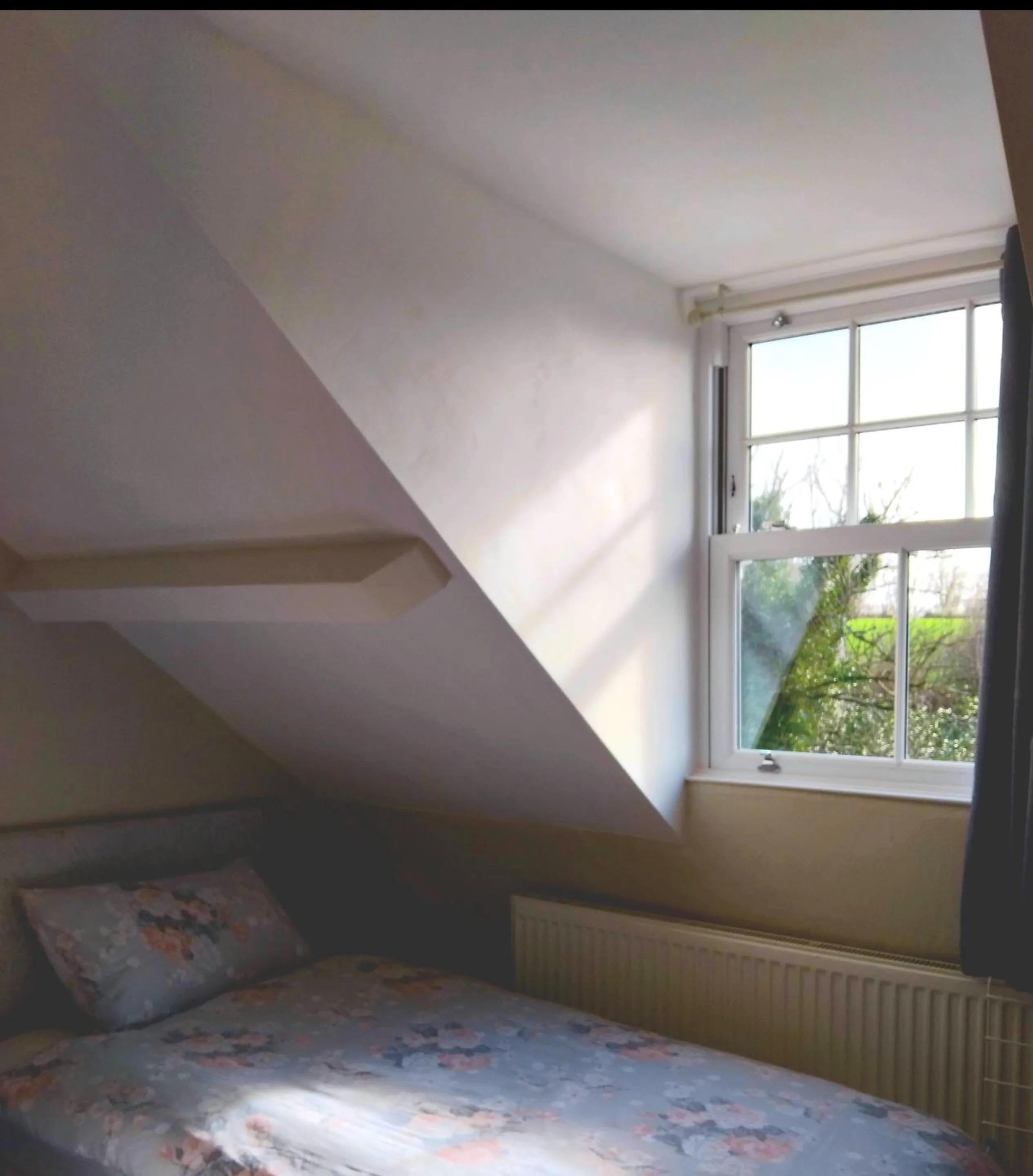 Bedroom, Bed in The Countryman Hotel