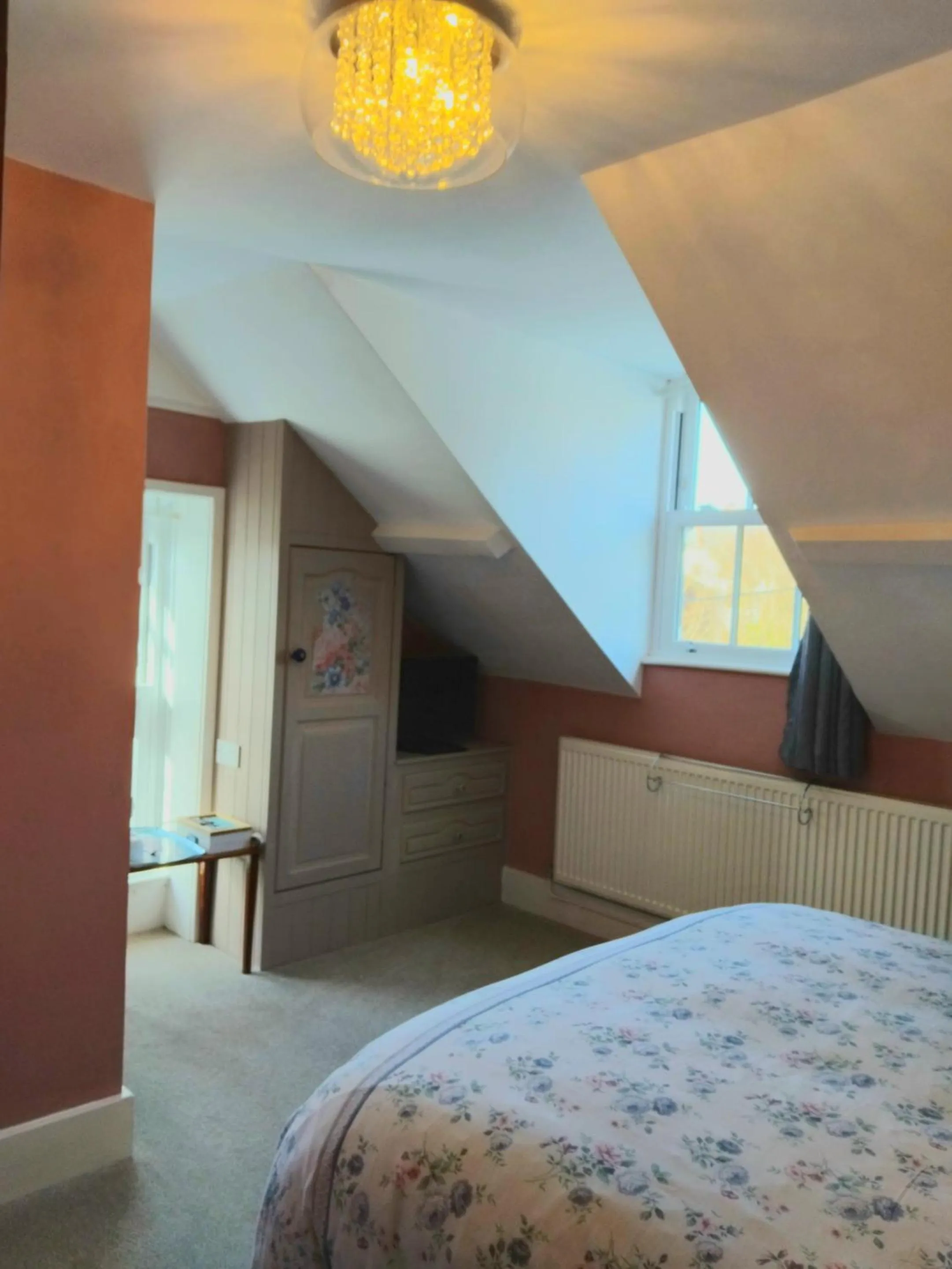 Bedroom, Bed in The Countryman Hotel