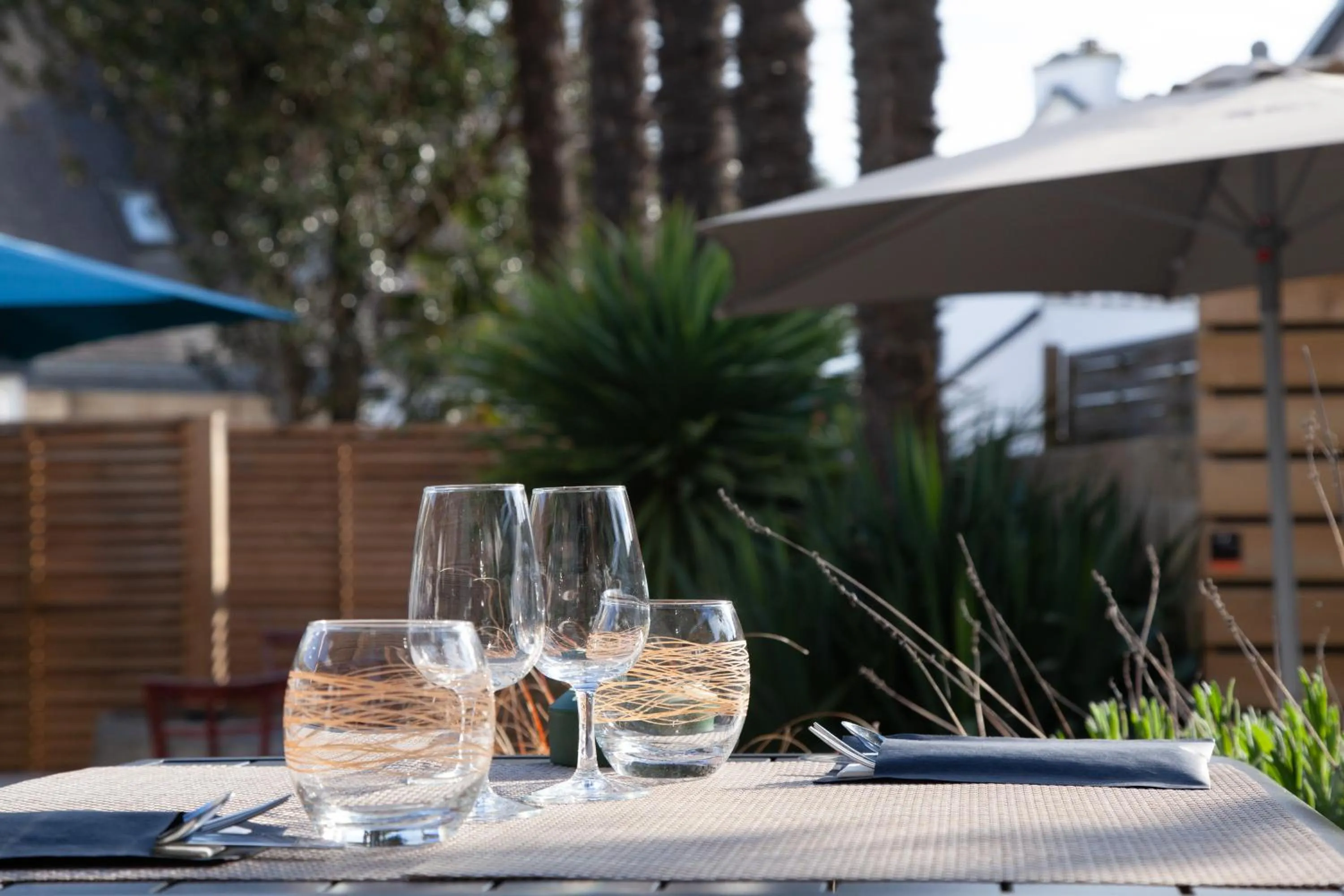 Restaurant/places to eat in Hotel les Alignements