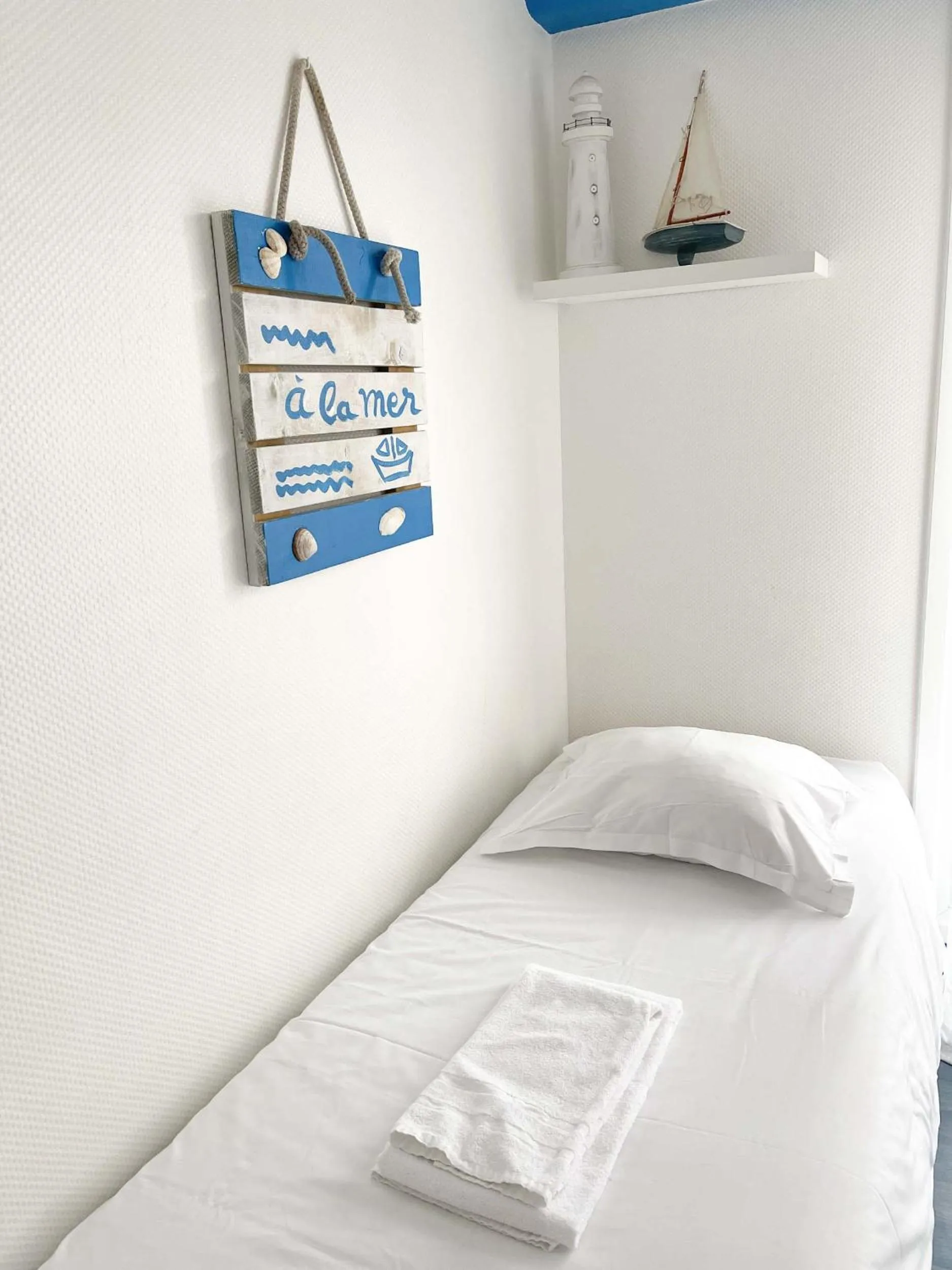 Bed in Hotel les Alignements