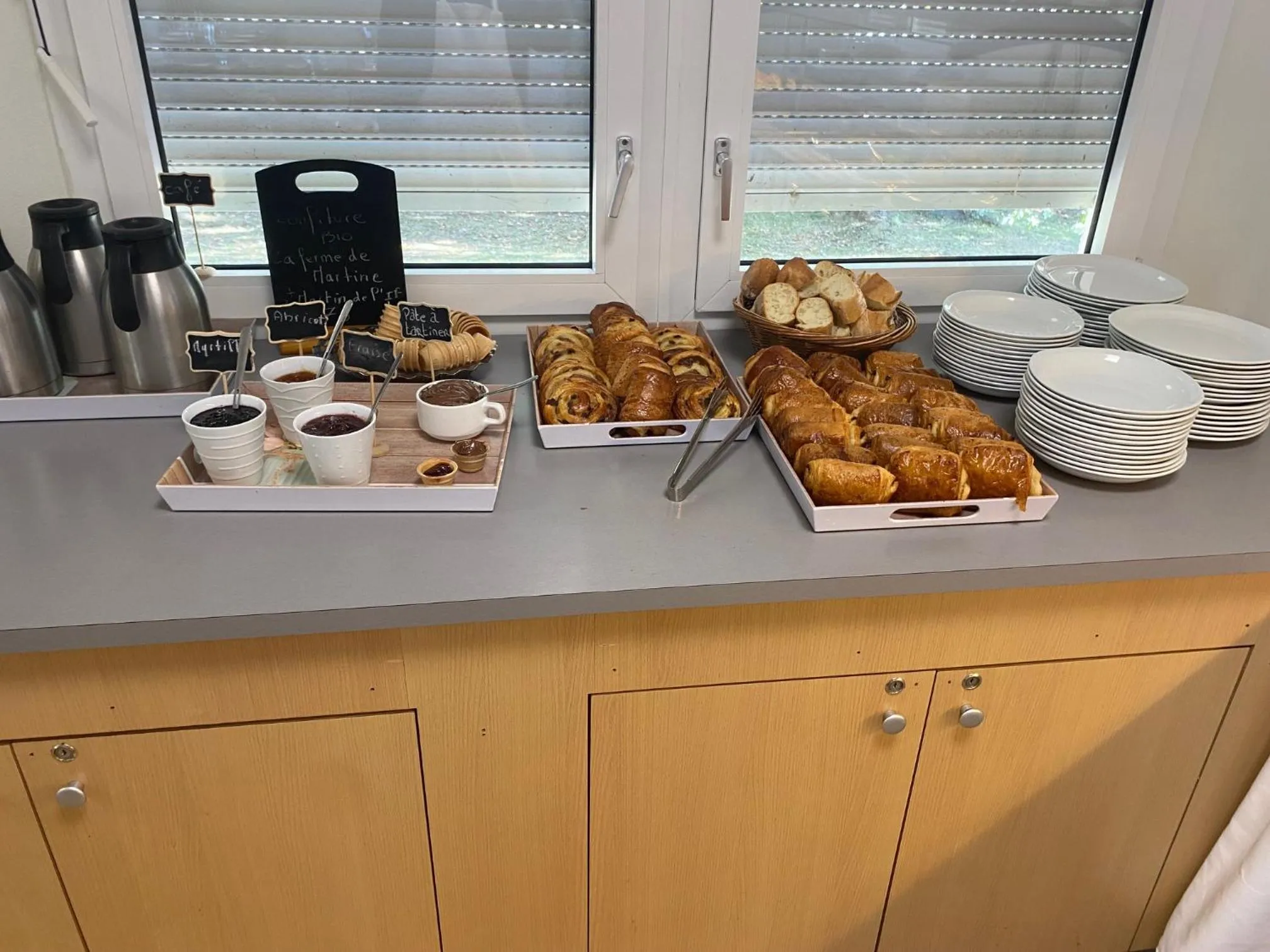 Breakfast in Centre de Vacances CPCV Normandie à 50 metres de la plage de Houlgate