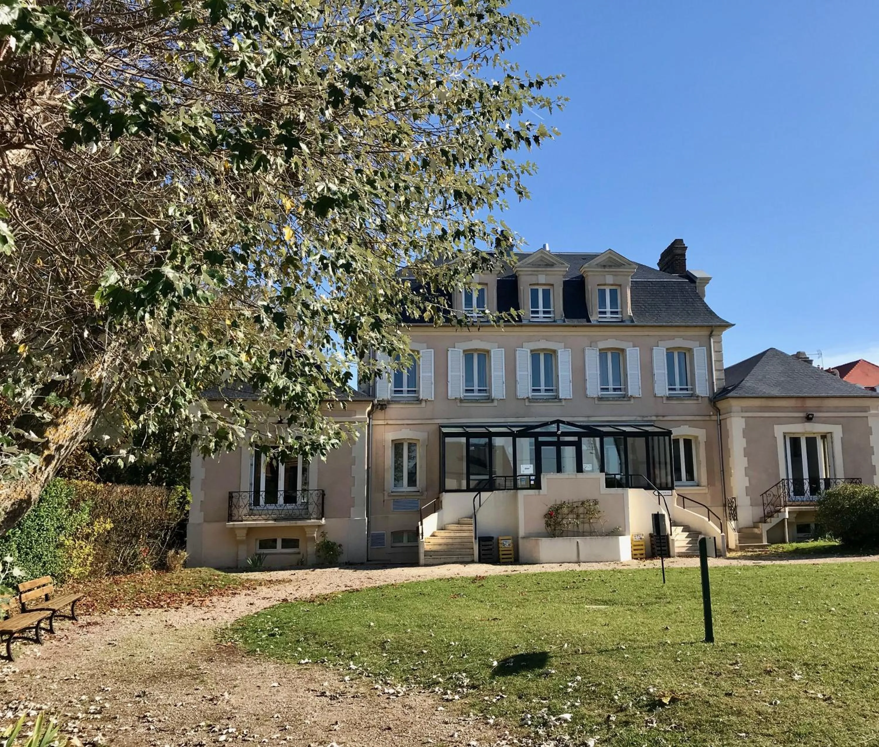 Property building in Centre de Vacances CPCV Normandie à 50 metres de la plage de Houlgate