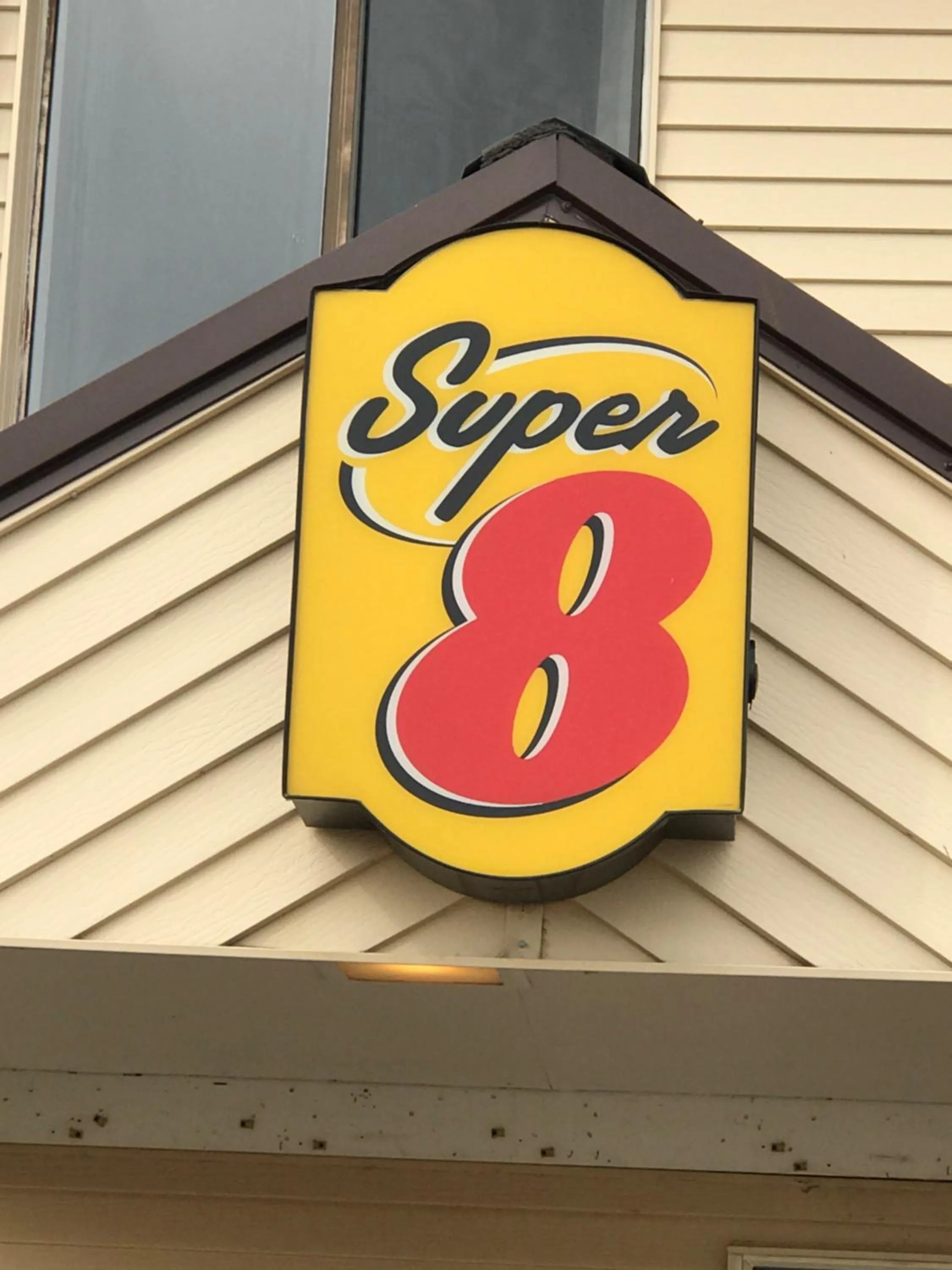 Facade/entrance in Super 8 by Wyndham Redfield