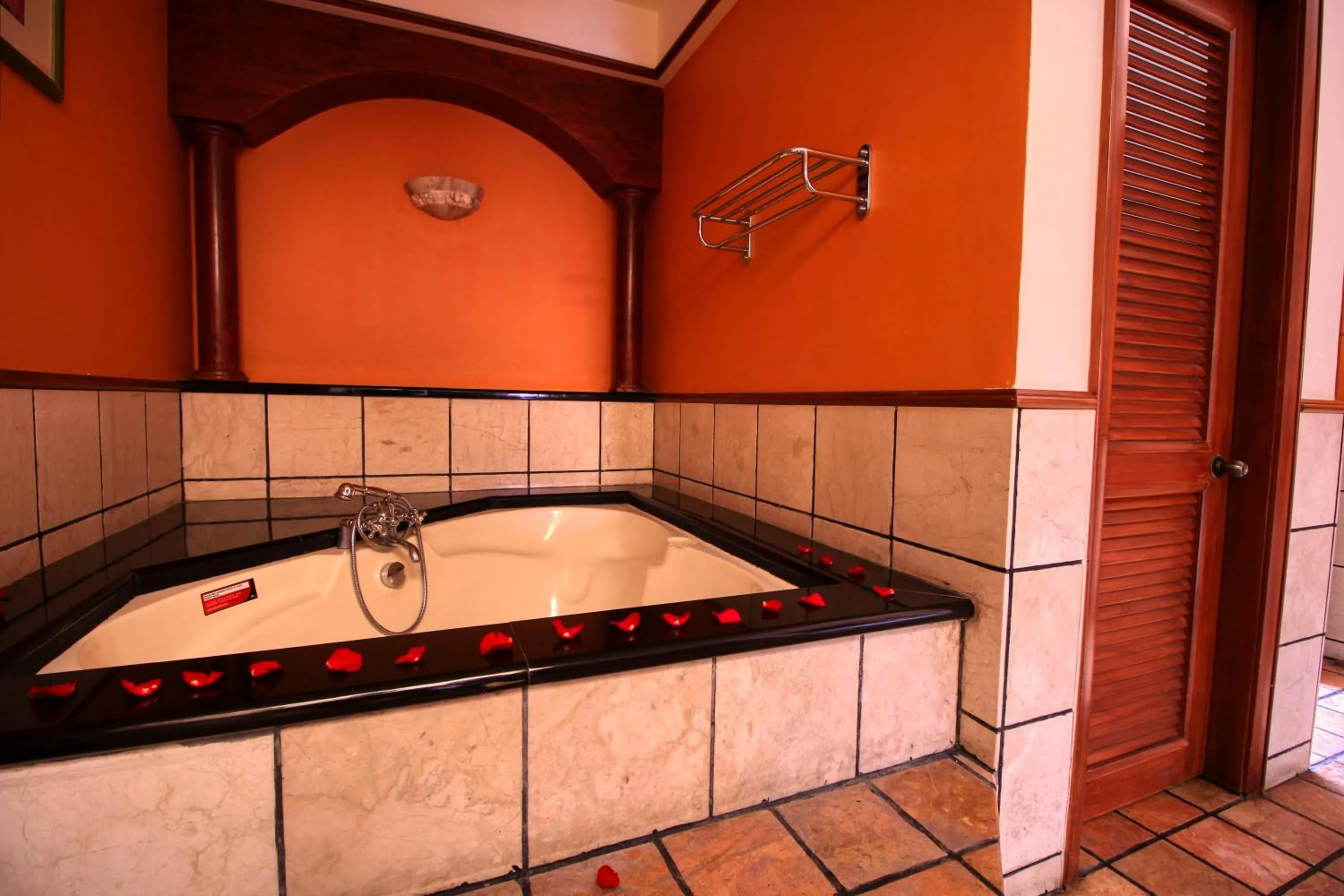 AlexaPD Private Water Chalets