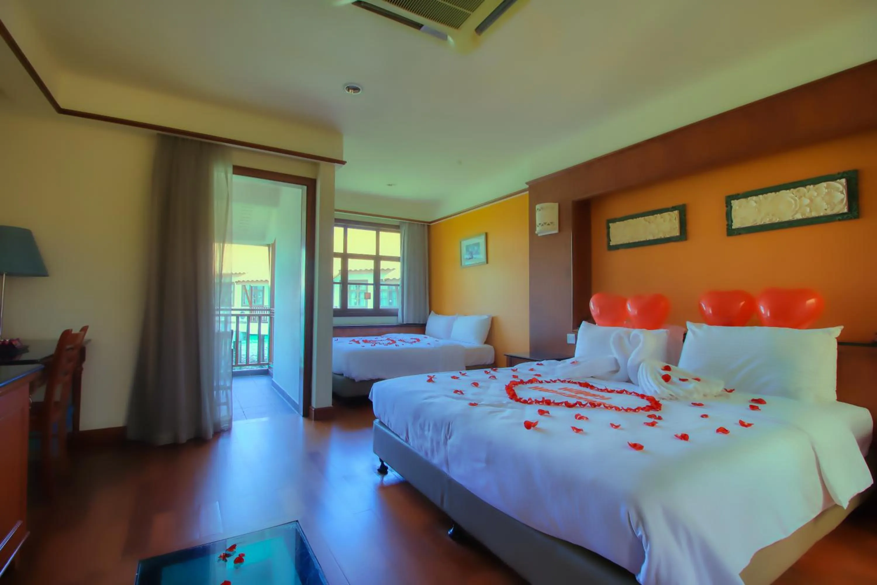 Bed in AlexaPD Private Water Chalets