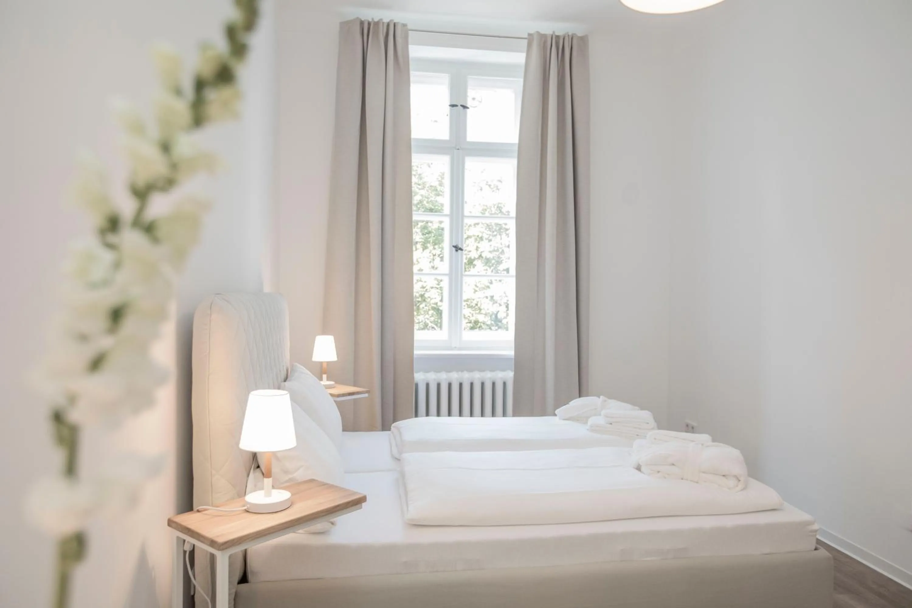 Photo of the whole room, Bed in Boardinghouse Flensburg - by Zimmer FREI! Holidays