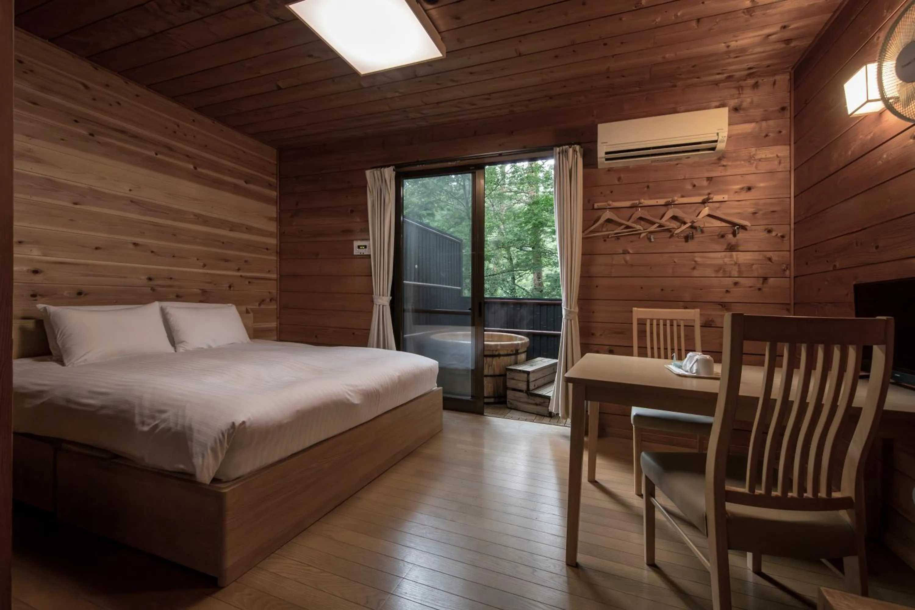 Photo of the whole room, Bed in Fujiyama Inn Conifer