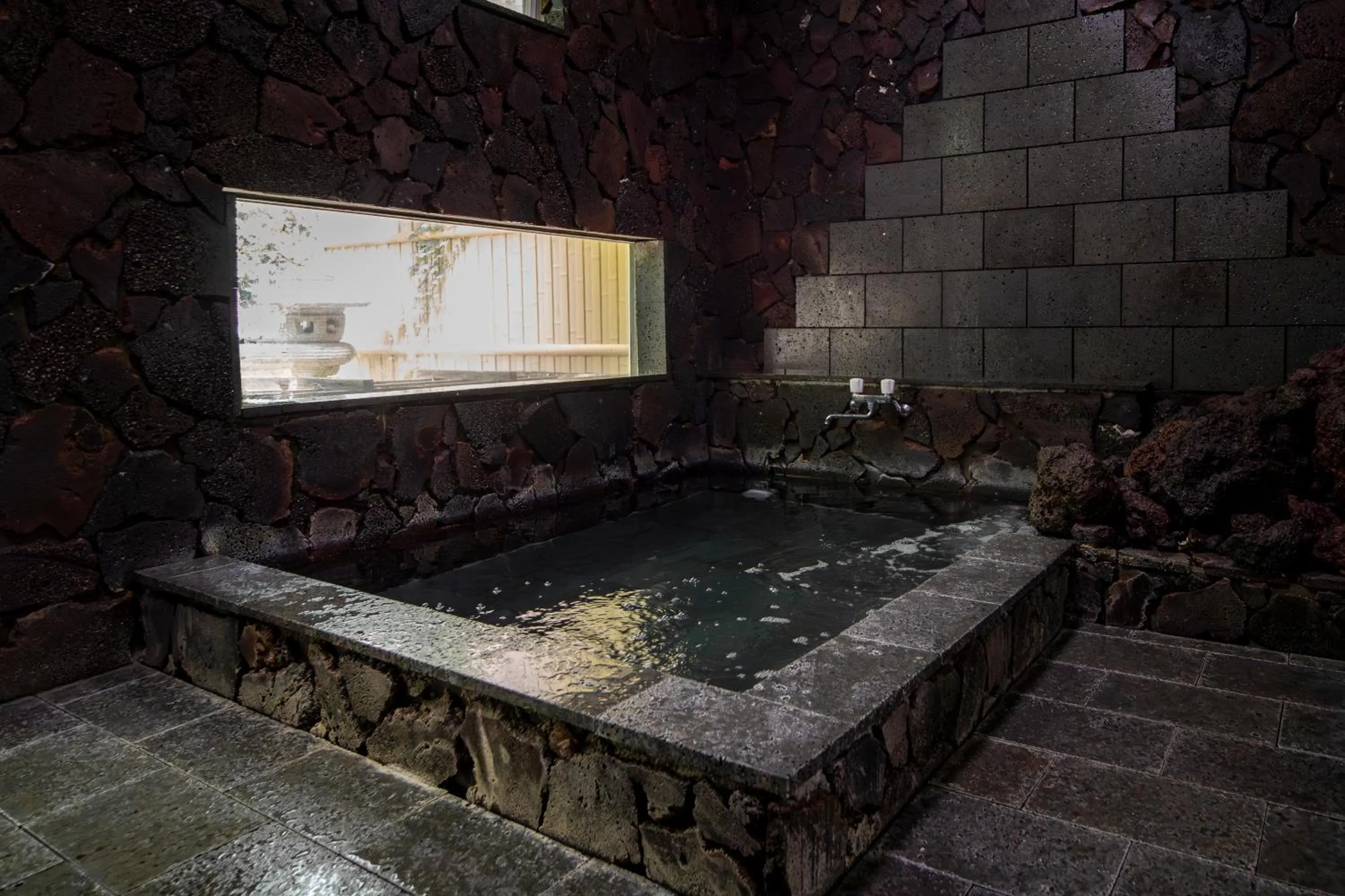 Public Bath in Fujiyama Inn Conifer