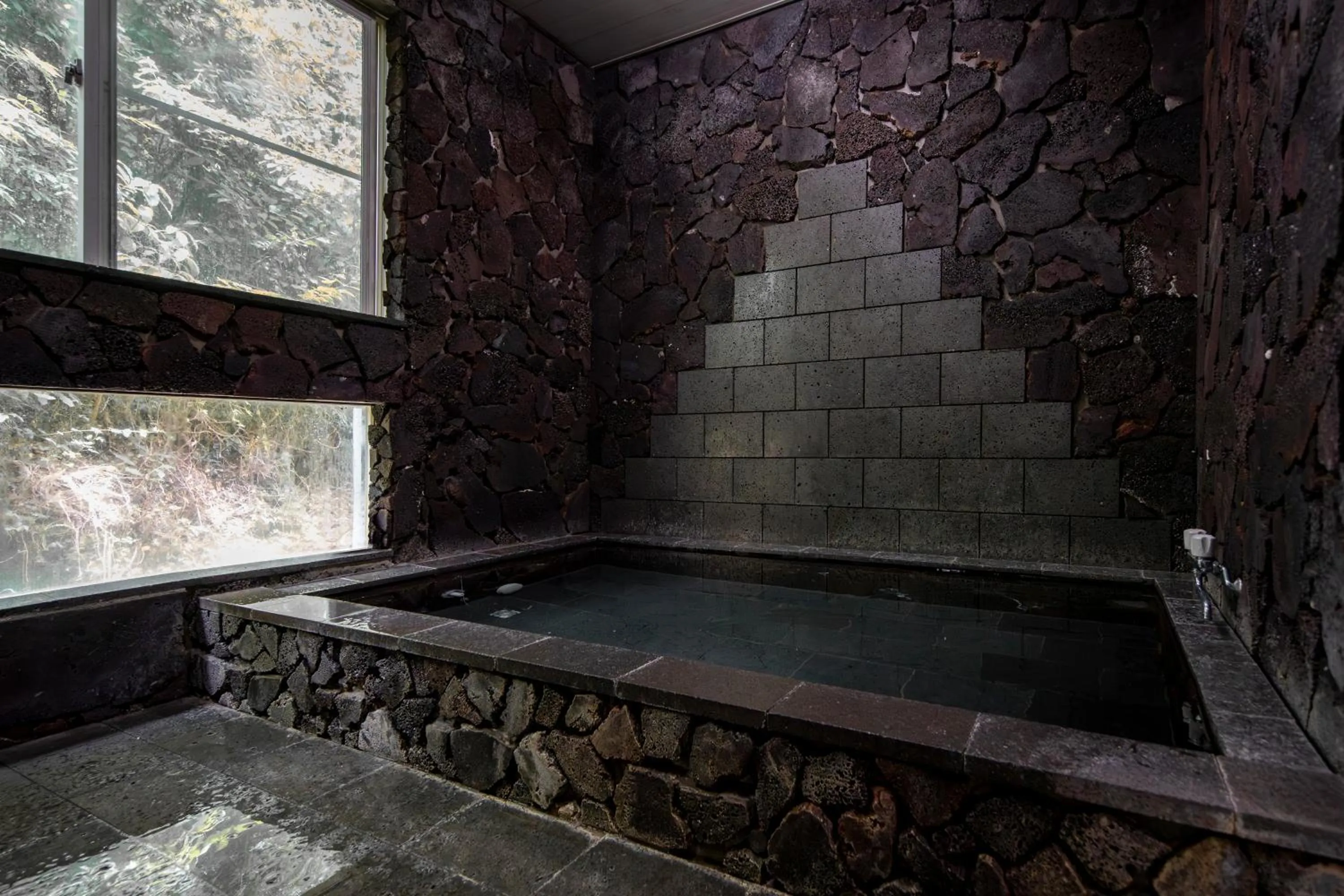 Public Bath in Fujiyama Inn Conifer