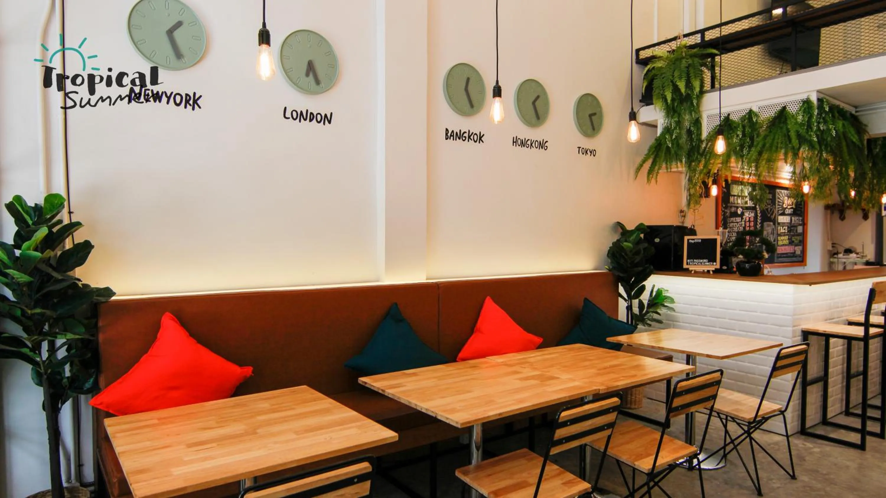 Restaurant/places to eat in Tropical Summer Hostel