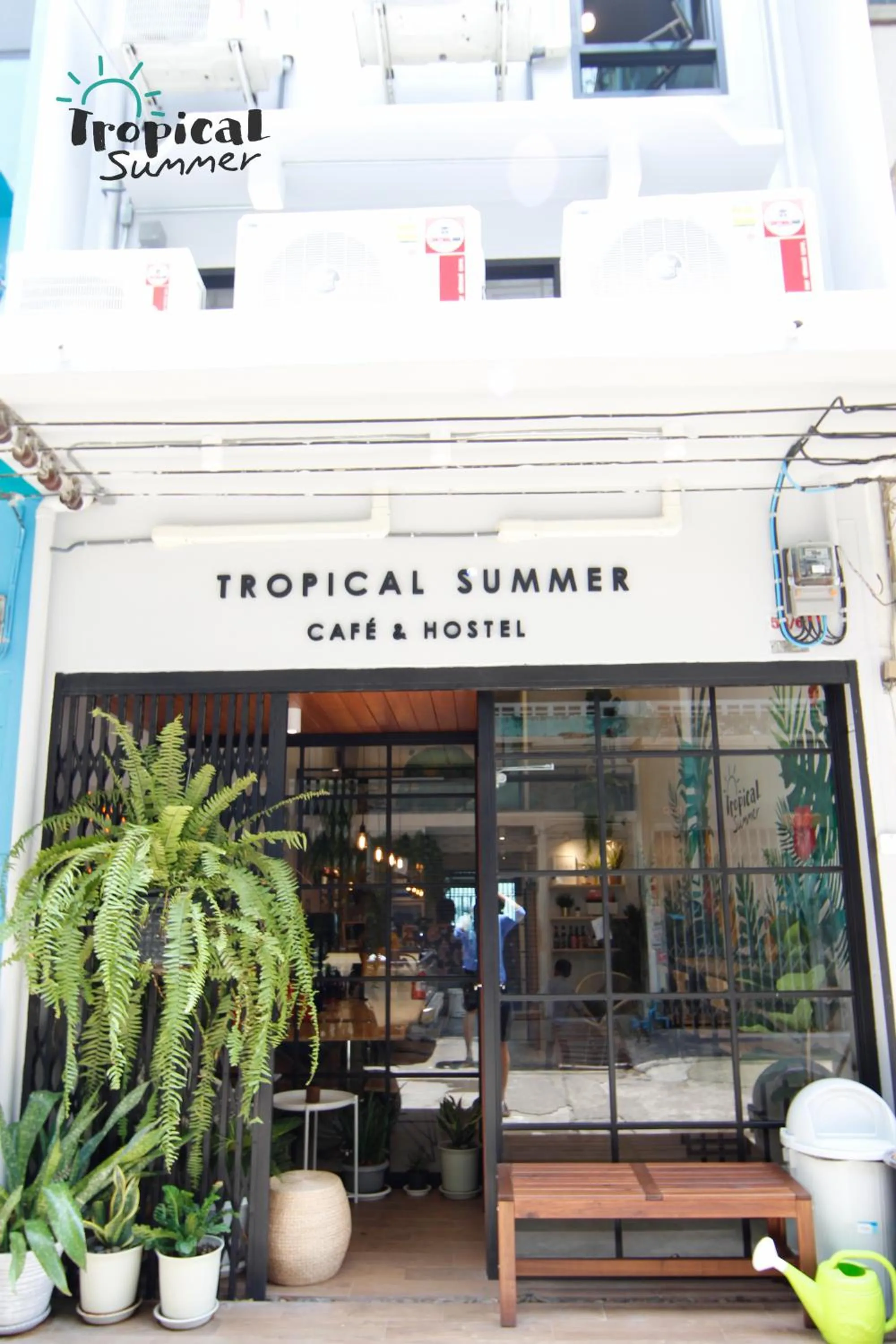 Facade/entrance in Tropical Summer Hostel