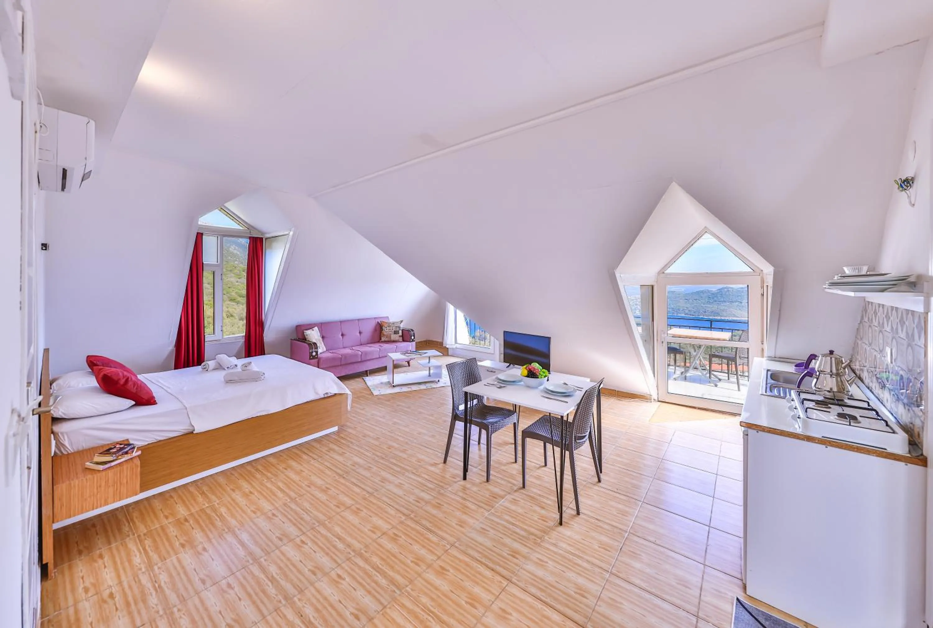 Seating area, Bed in 3 House Apart