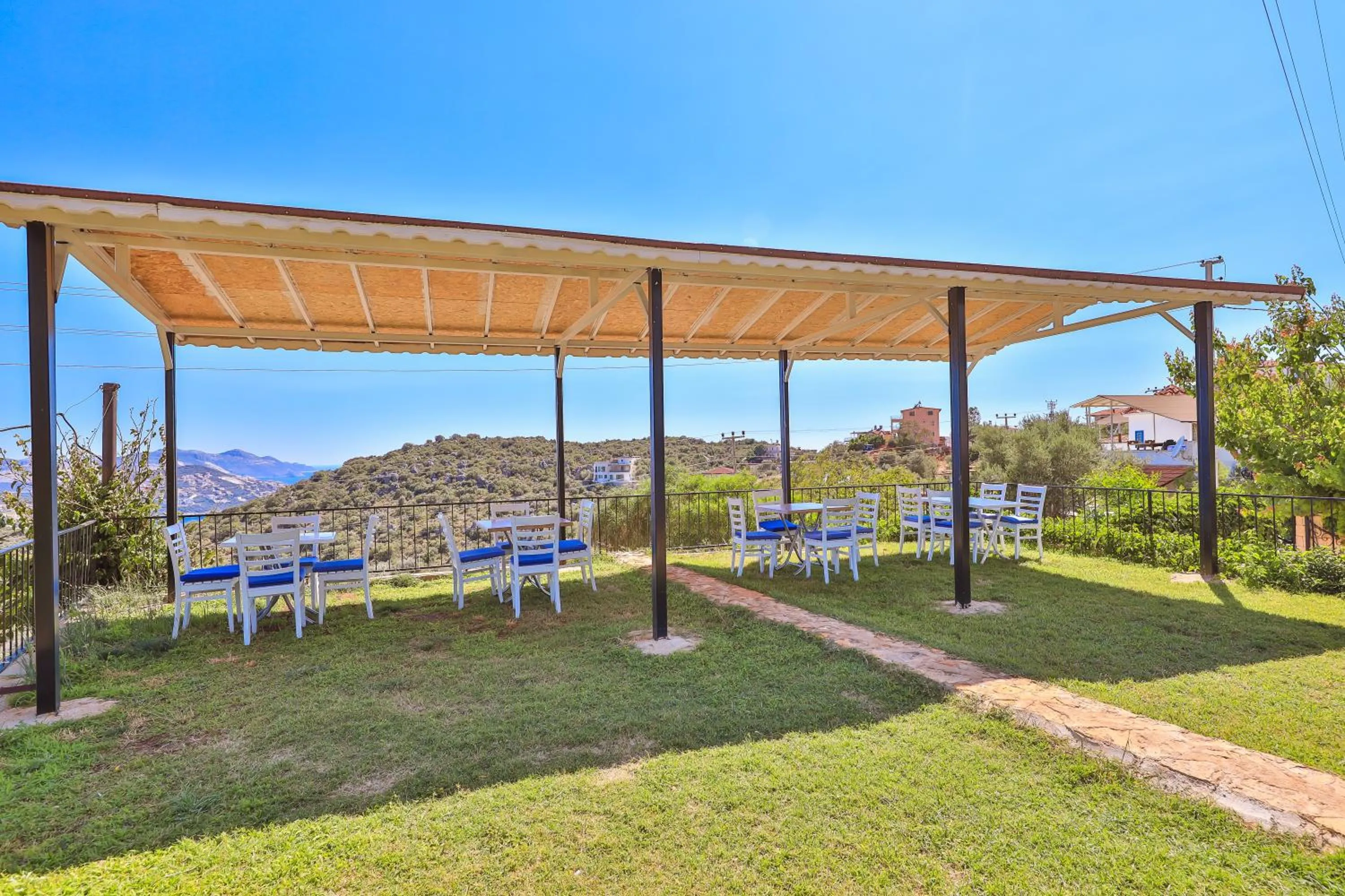 Garden in 3 House Apart