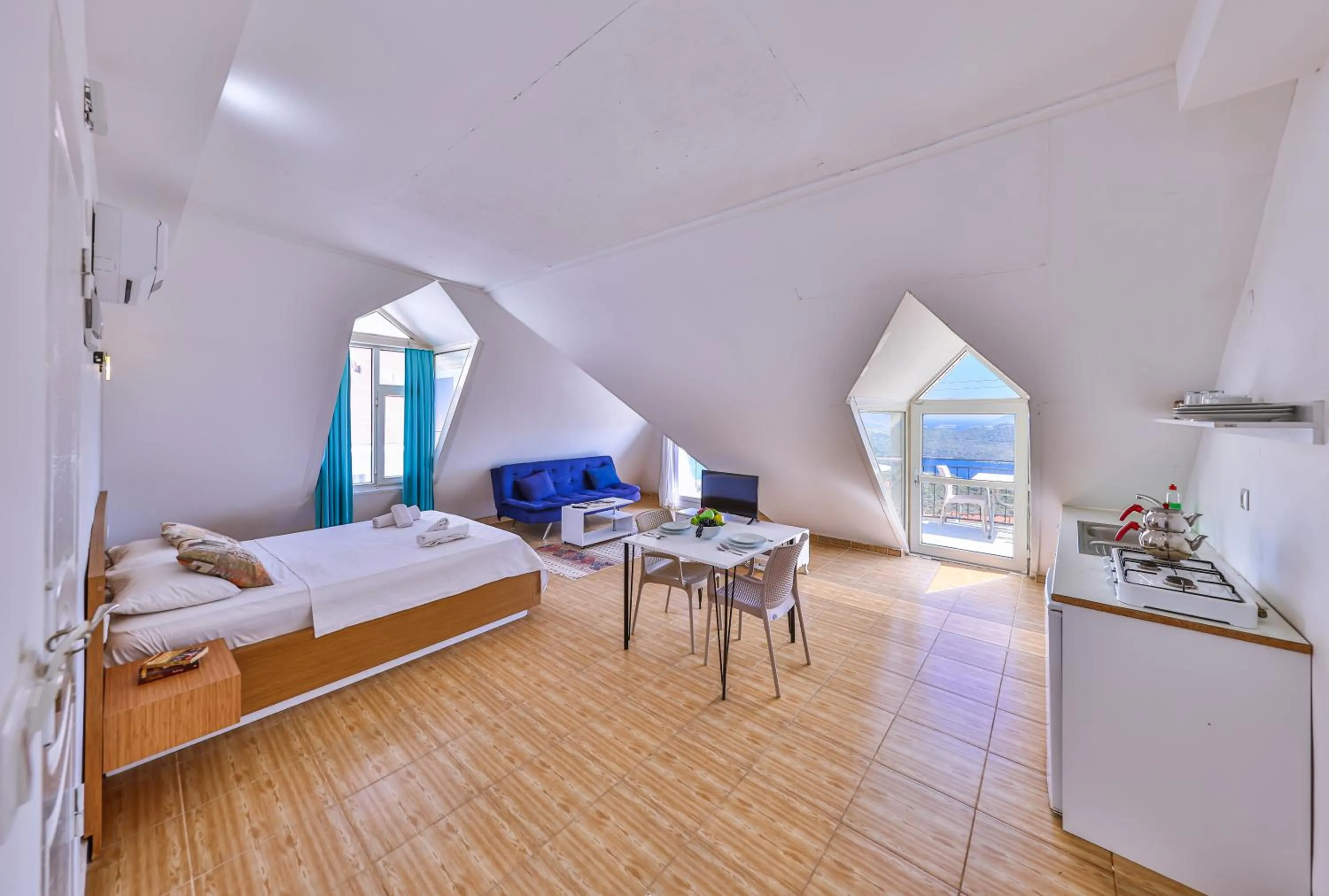 Seating area, Bed in 3 House Apart