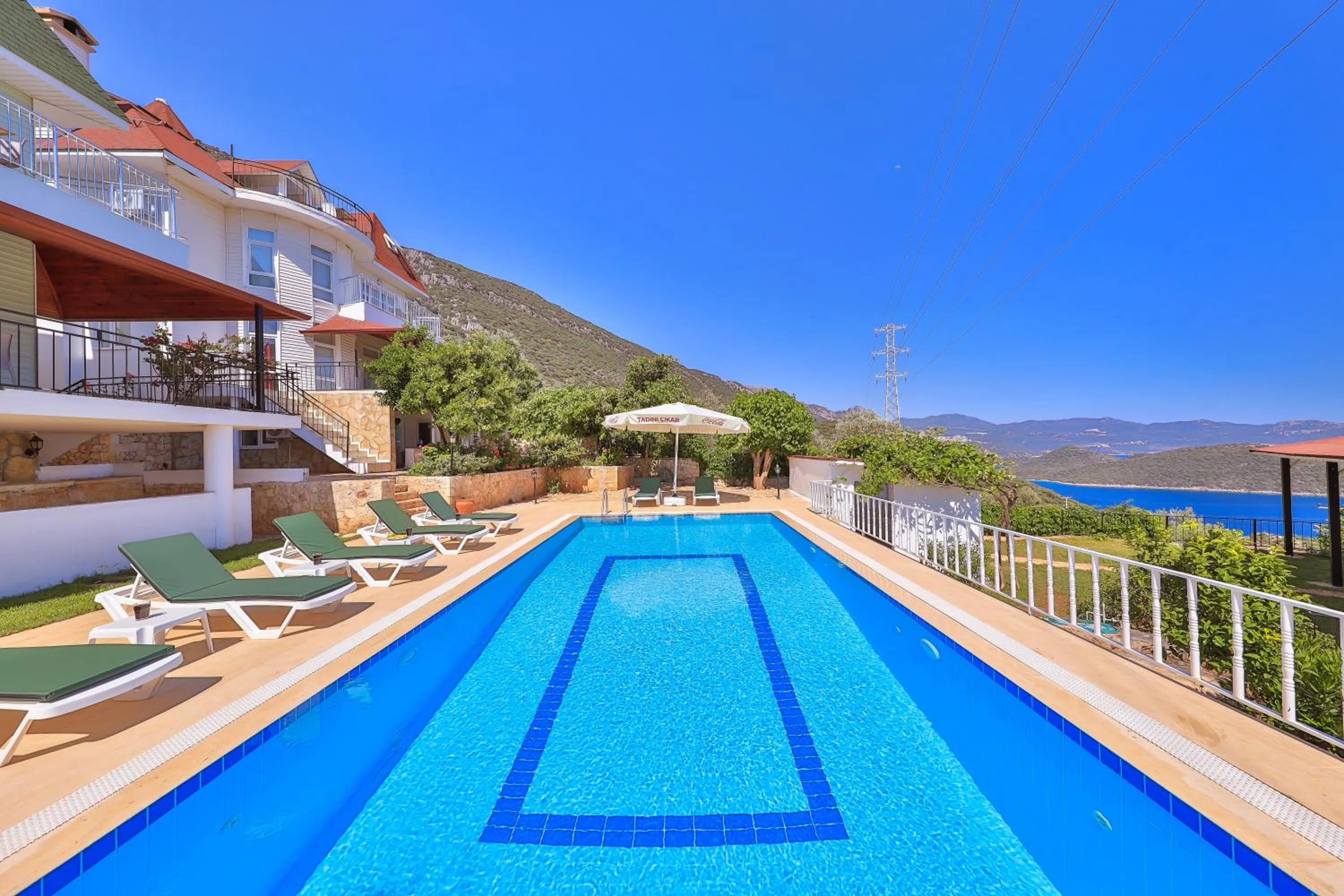 Pool view in 3 House Apart