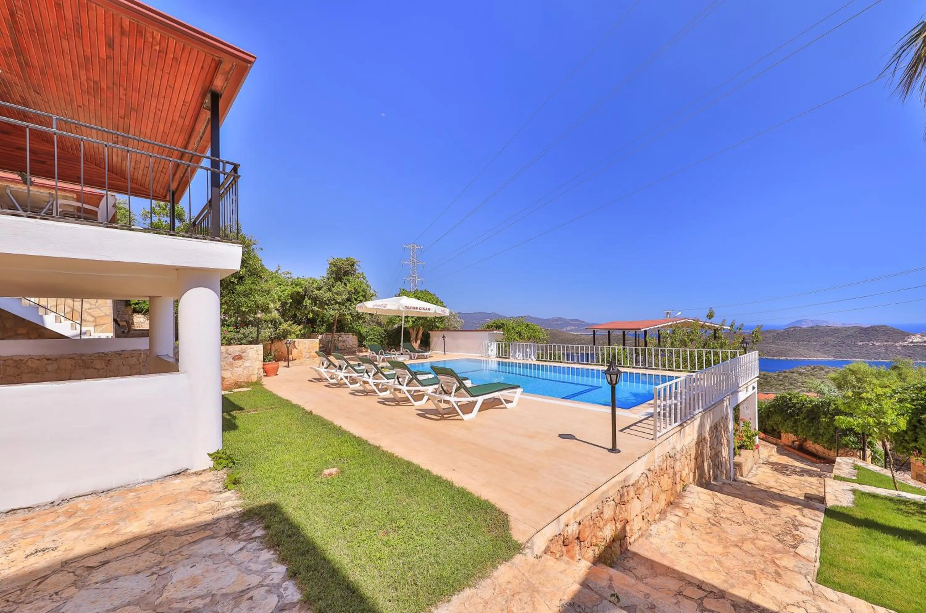 Swimming pool in 3 House Apart