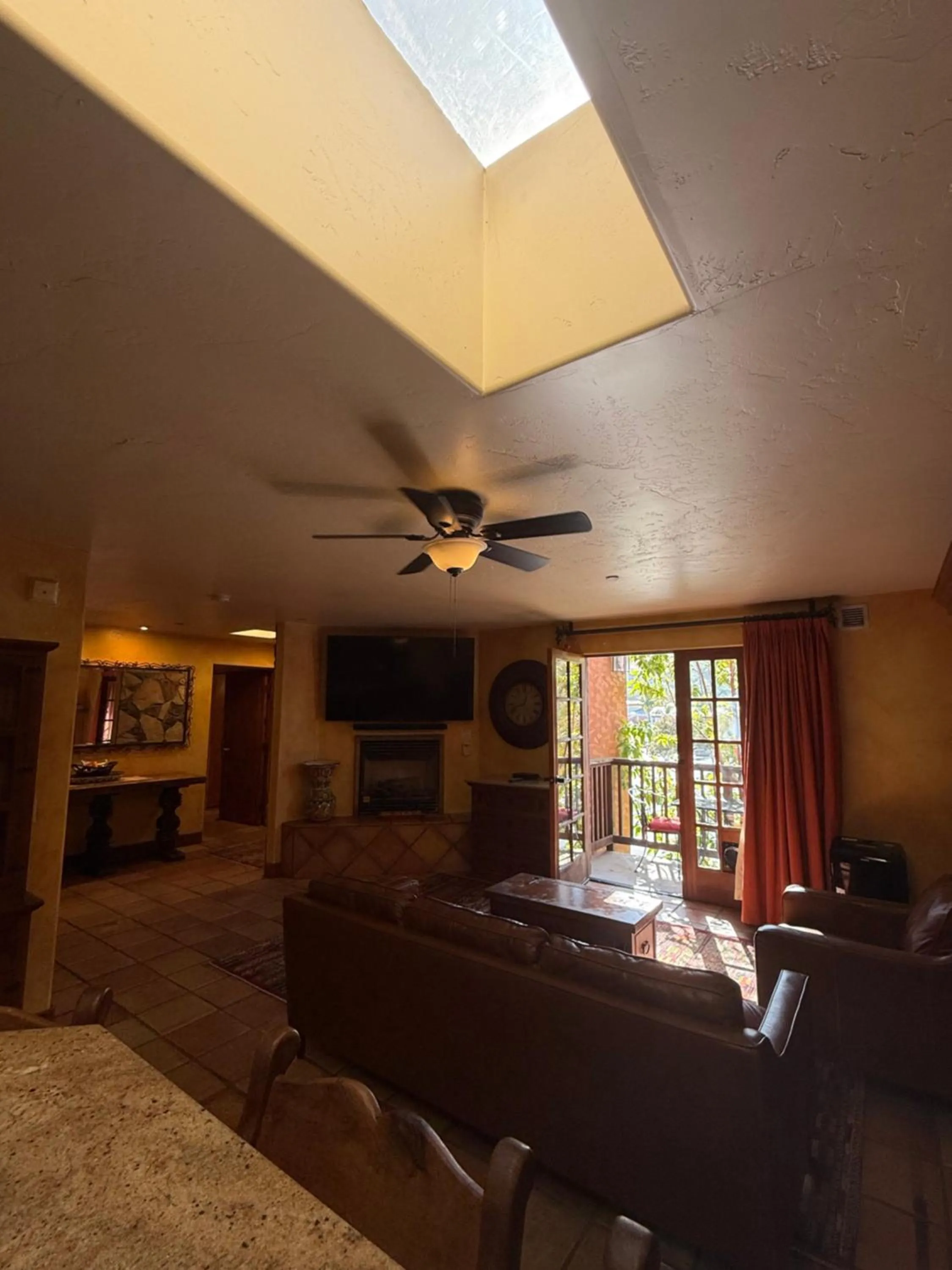 TV and multimedia in Avila La Fonda Hotel