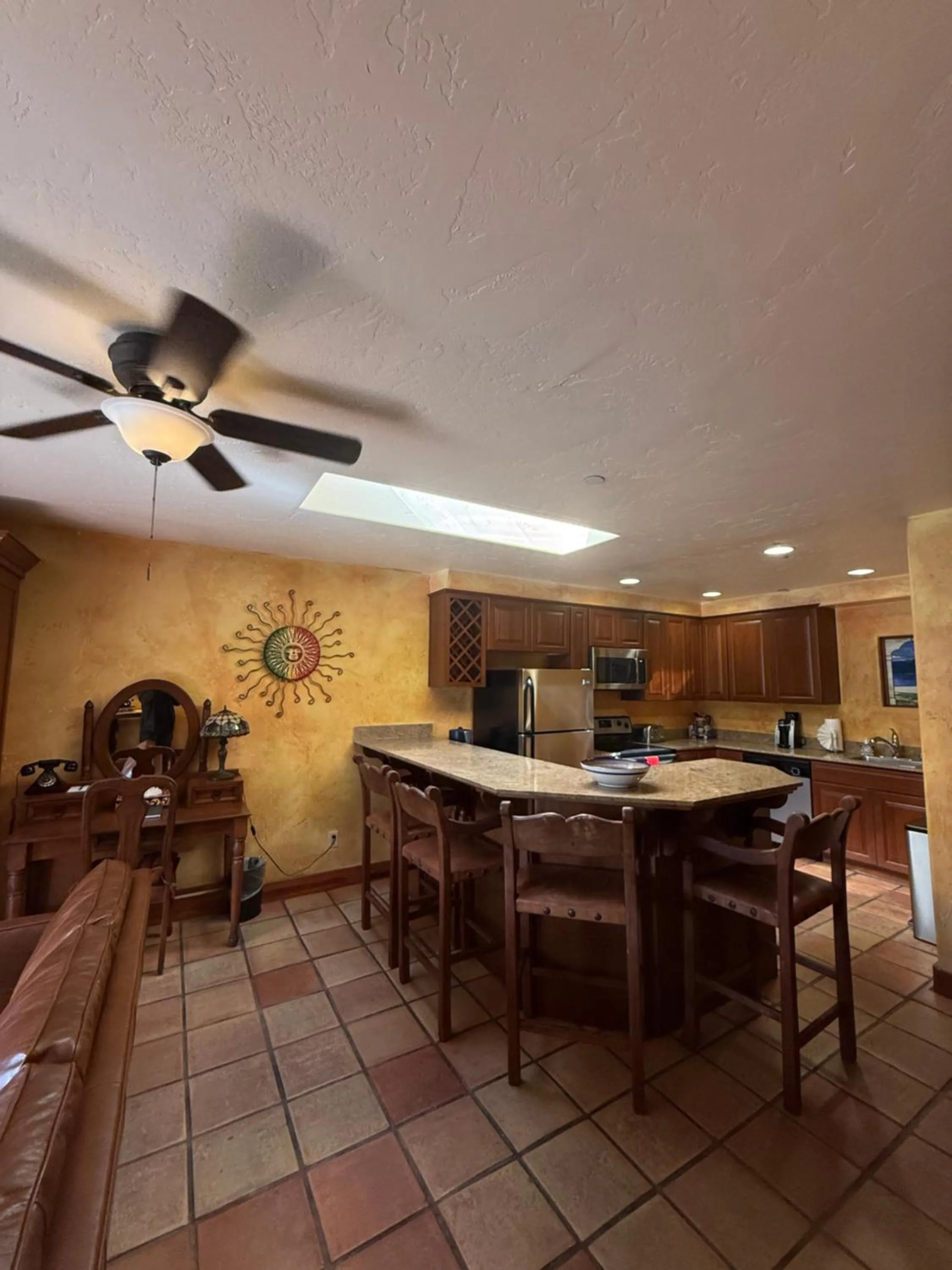Kitchen or kitchenette in Avila La Fonda Hotel