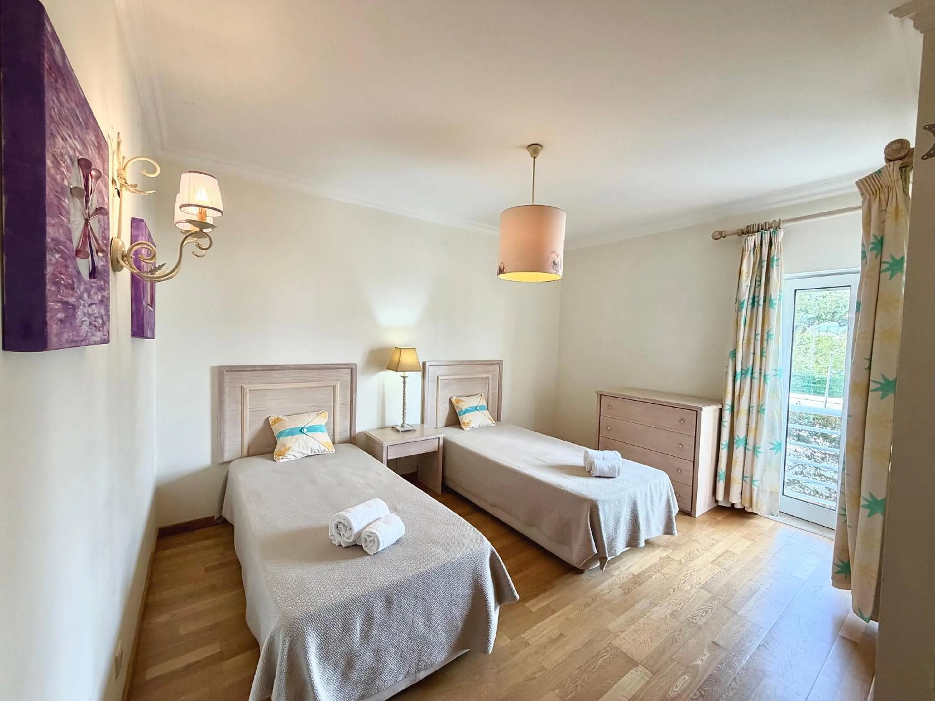Bed in MouraPraia By Garvetur