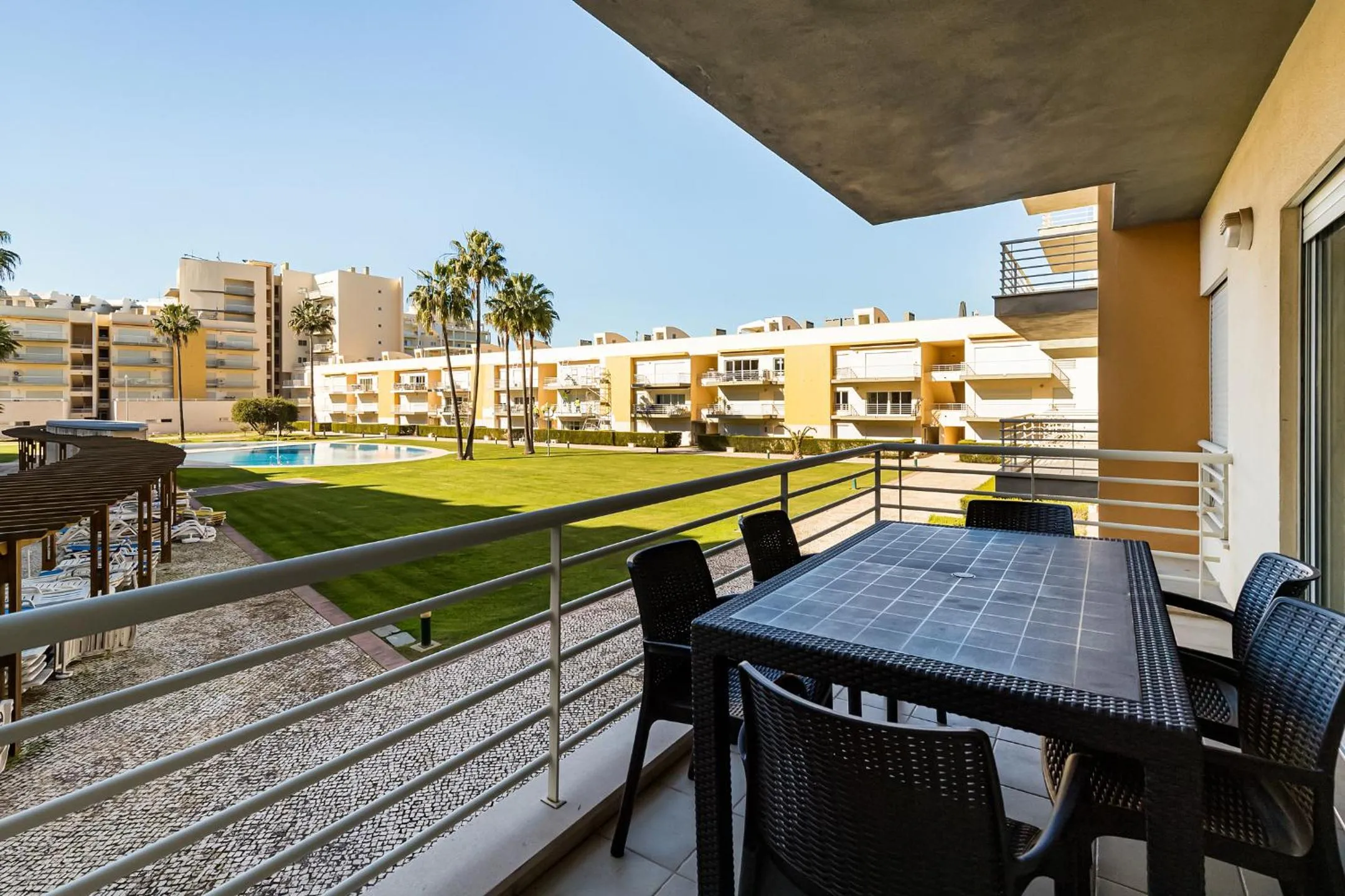 Balcony/Terrace in MouraPraia By Garvetur