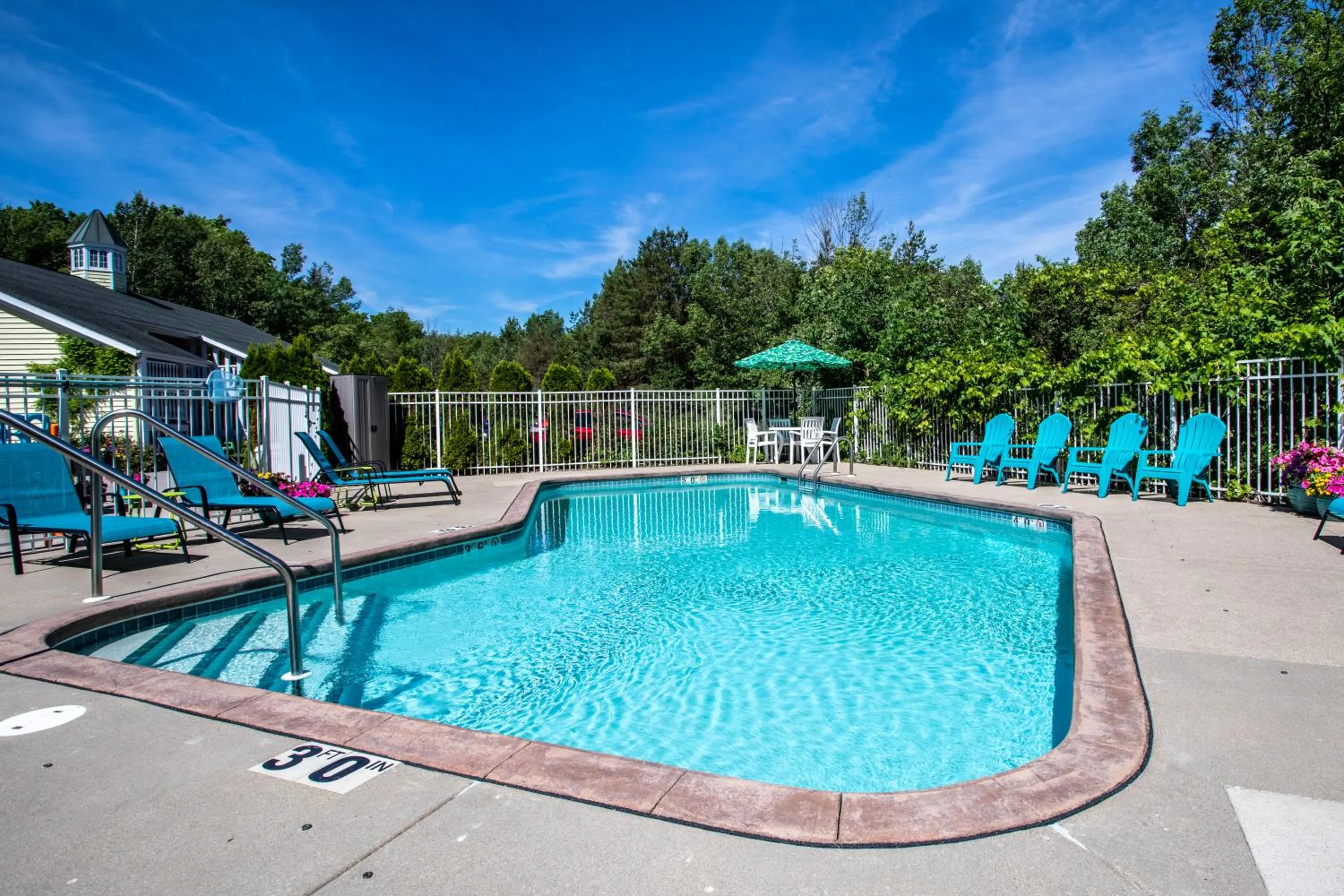 Pool view in Ephraim Motel