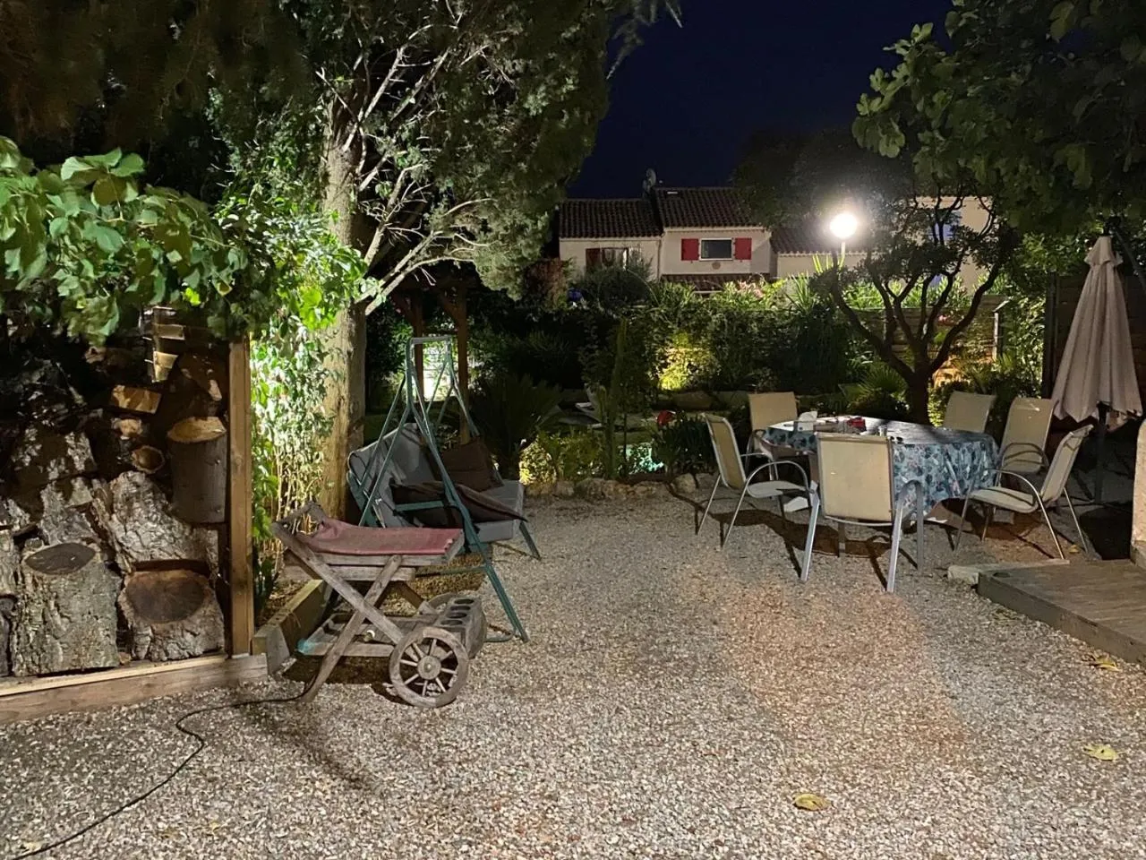 Night in Villa LES FIGUIERS