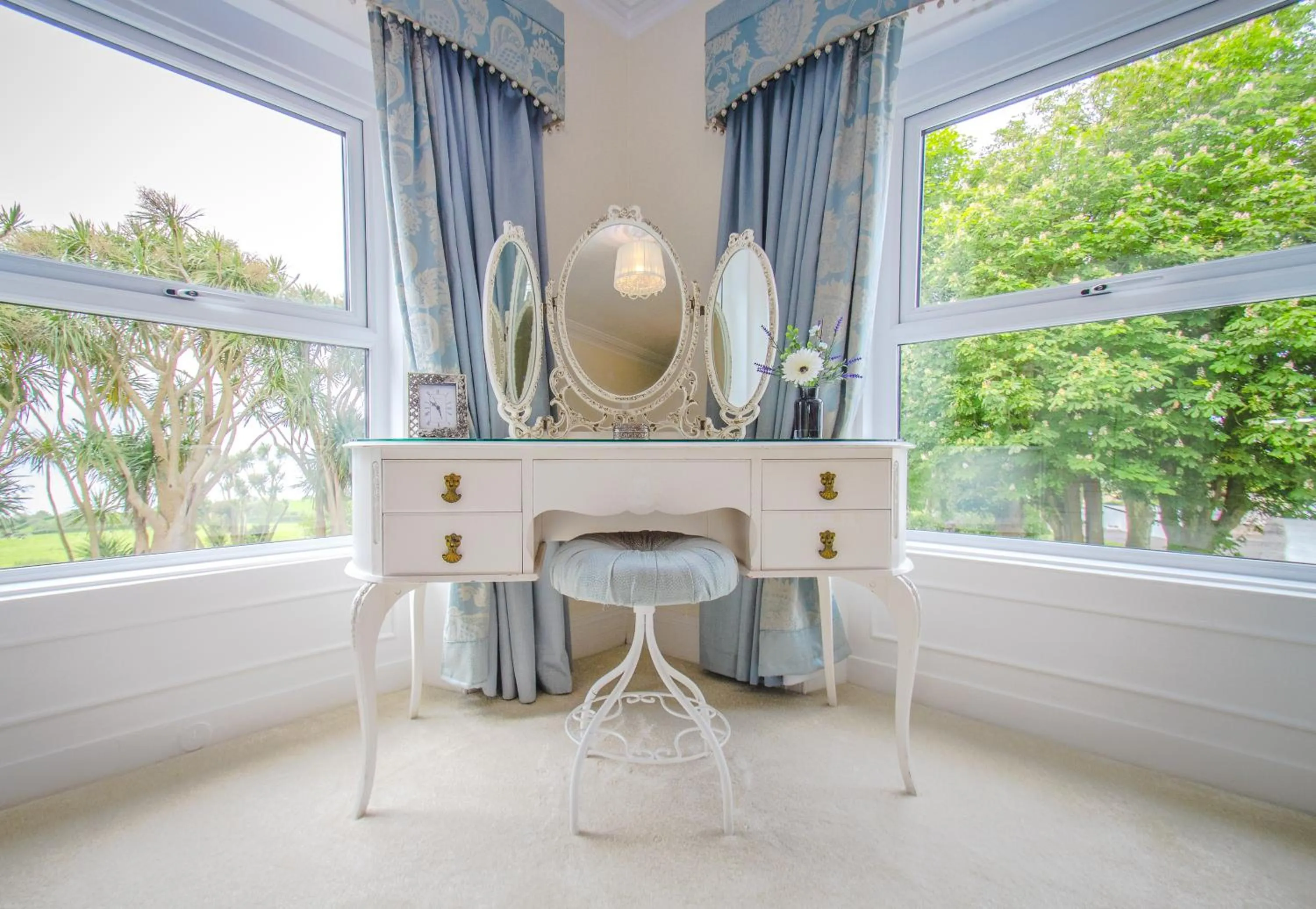 Natural landscape in Altahammond House