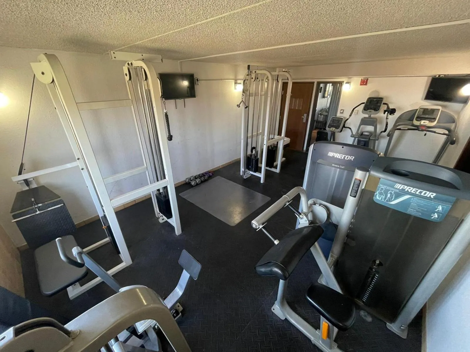 Fitness centre/facilities in The Belgium Inn & Suites