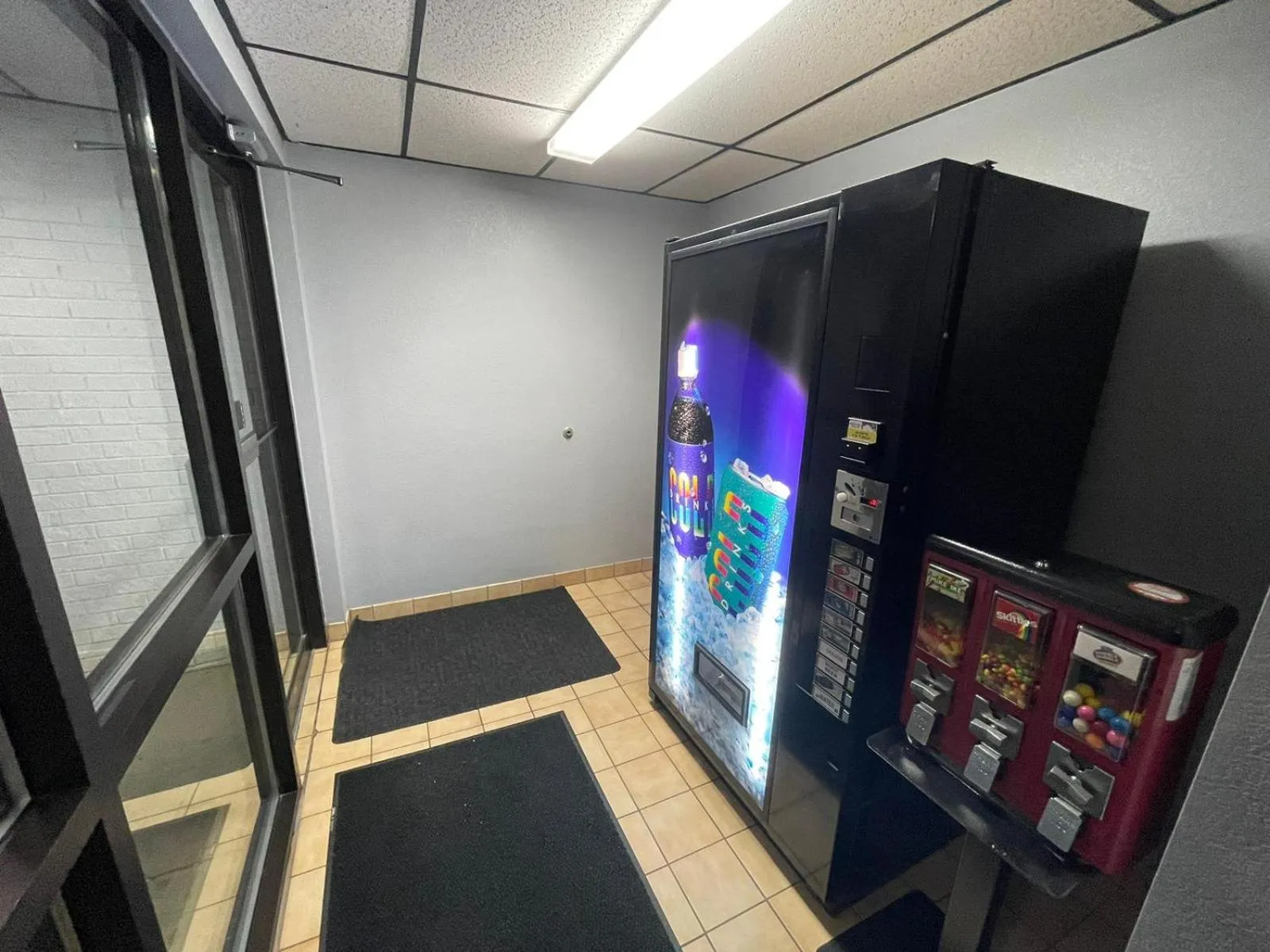 vending machine in The Belgium Inn & Suites