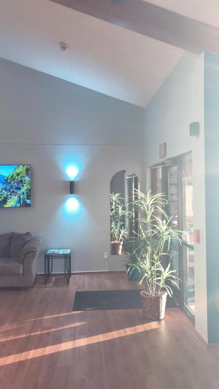 TV and multimedia in The Belgium Inn & Suites