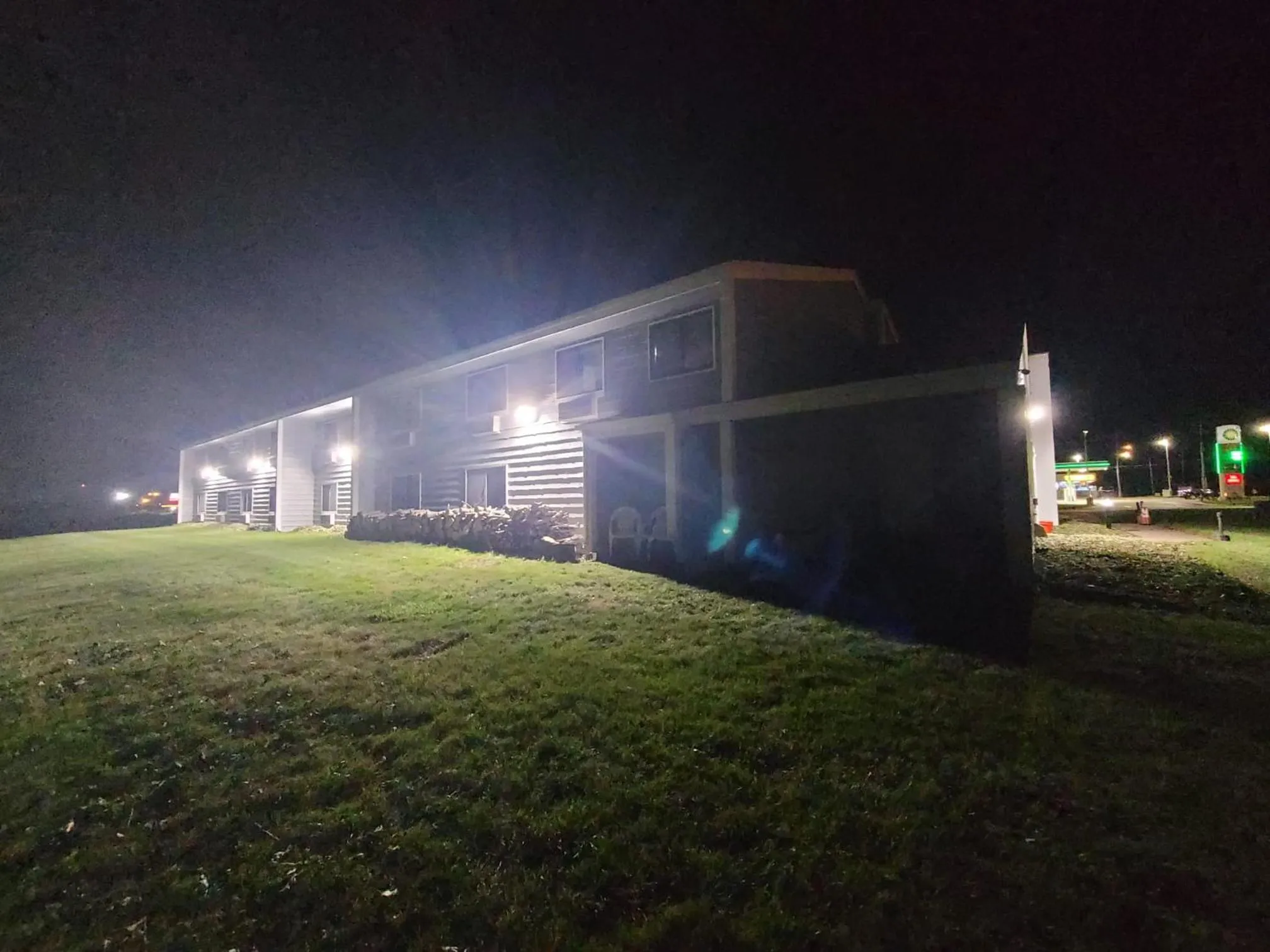 Property building in The Belgium Inn & Suites