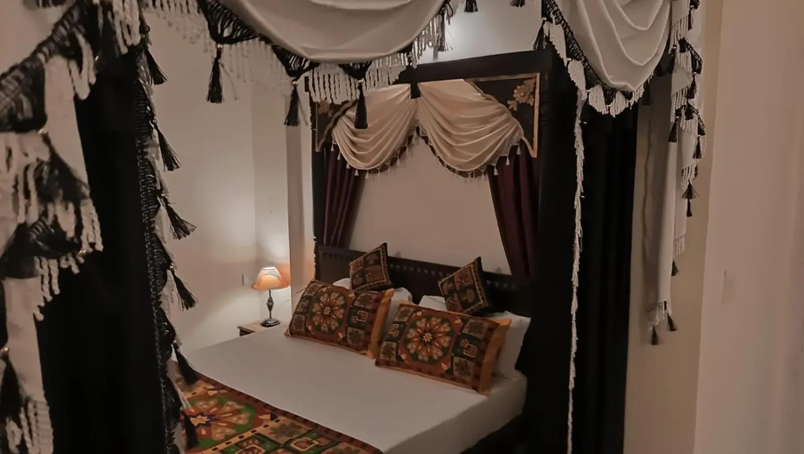 Bathroom in Ganesha Palace