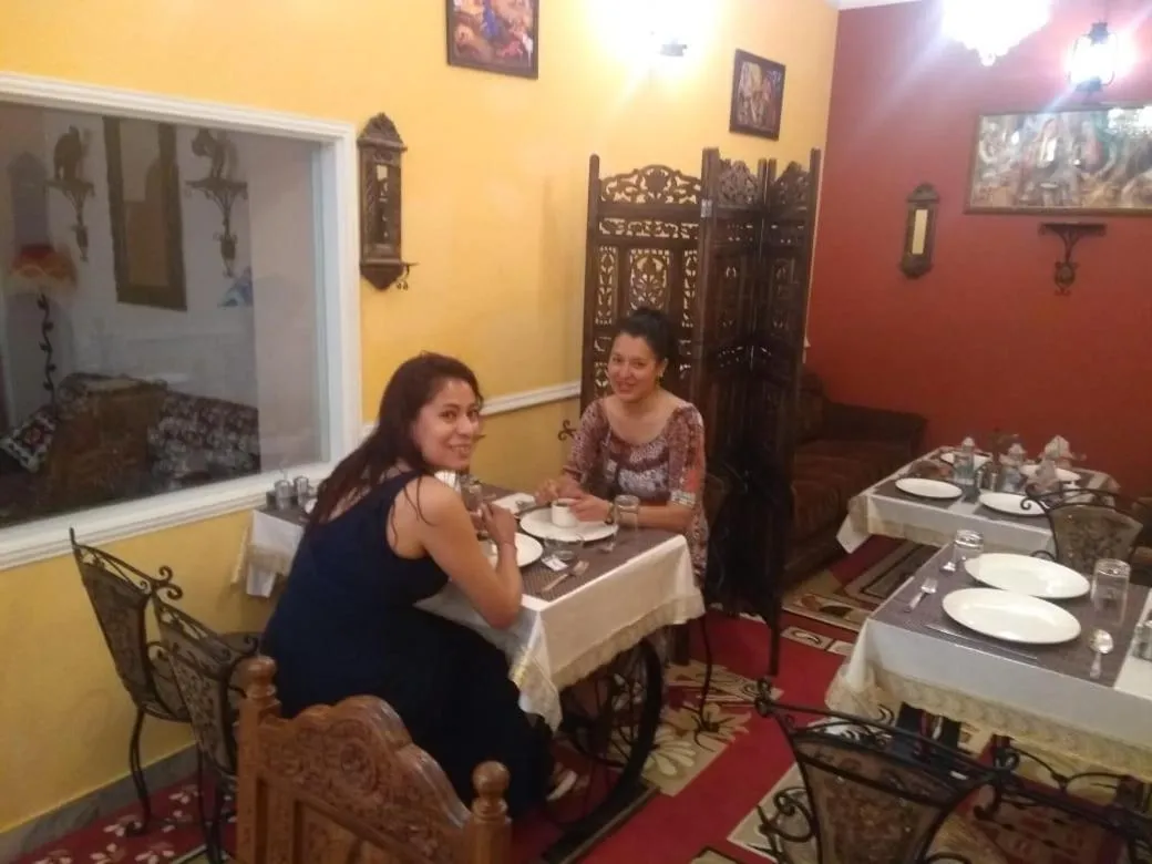 Restaurant/places to eat in Ganesha Palace