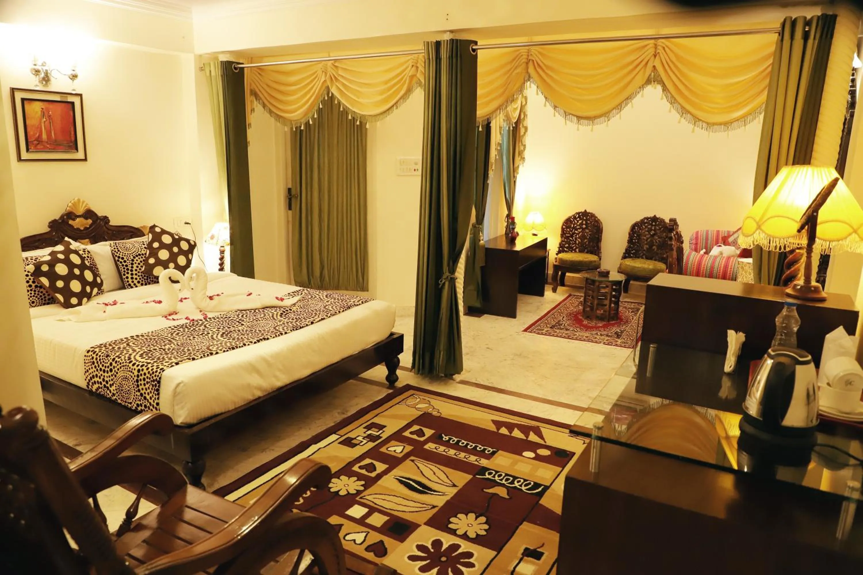 Photo of the whole room in Ganesha Palace