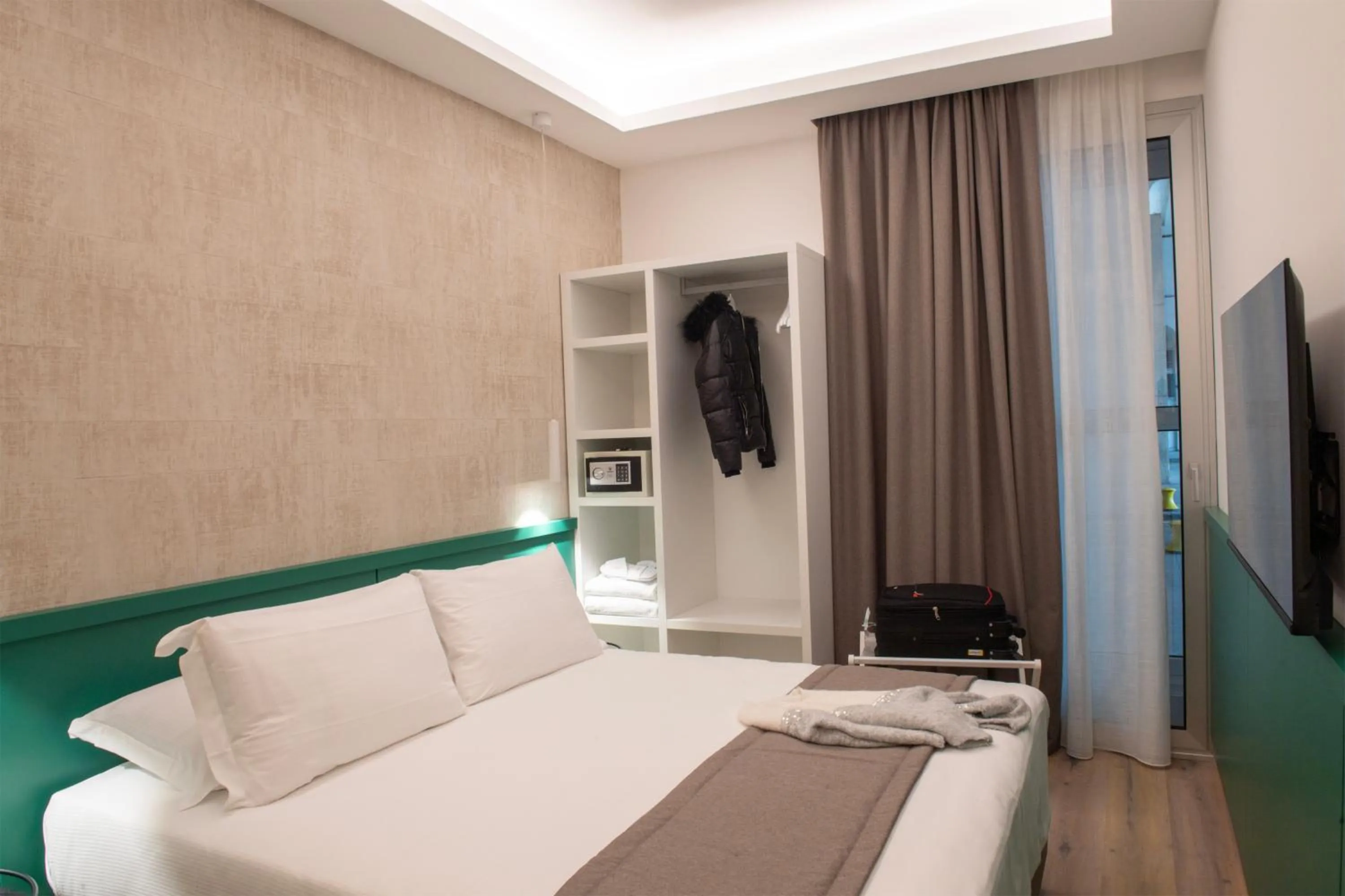 Bedroom, Bed in Smart Hotel Napoli