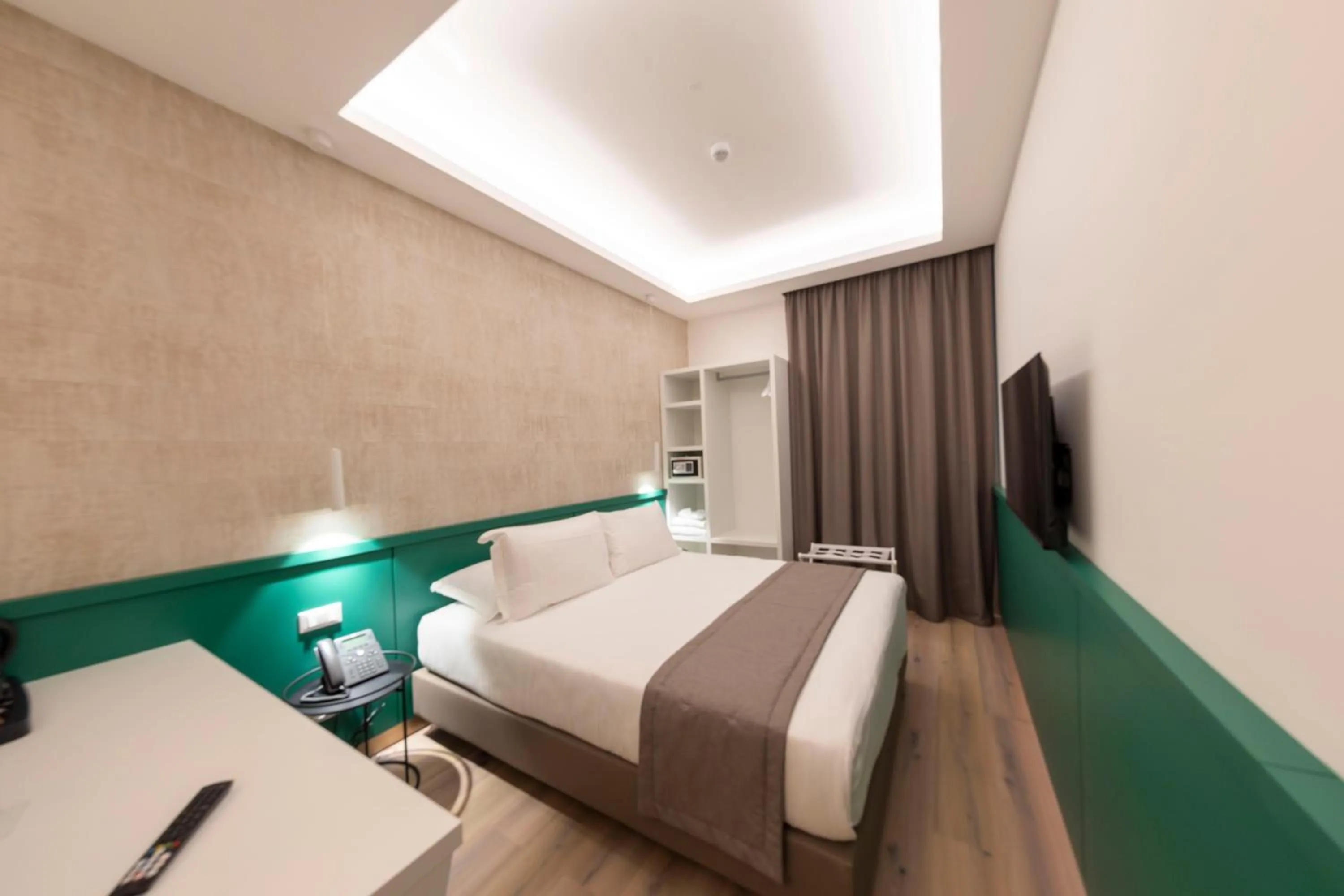 Bedroom, Bed in Smart Hotel Napoli