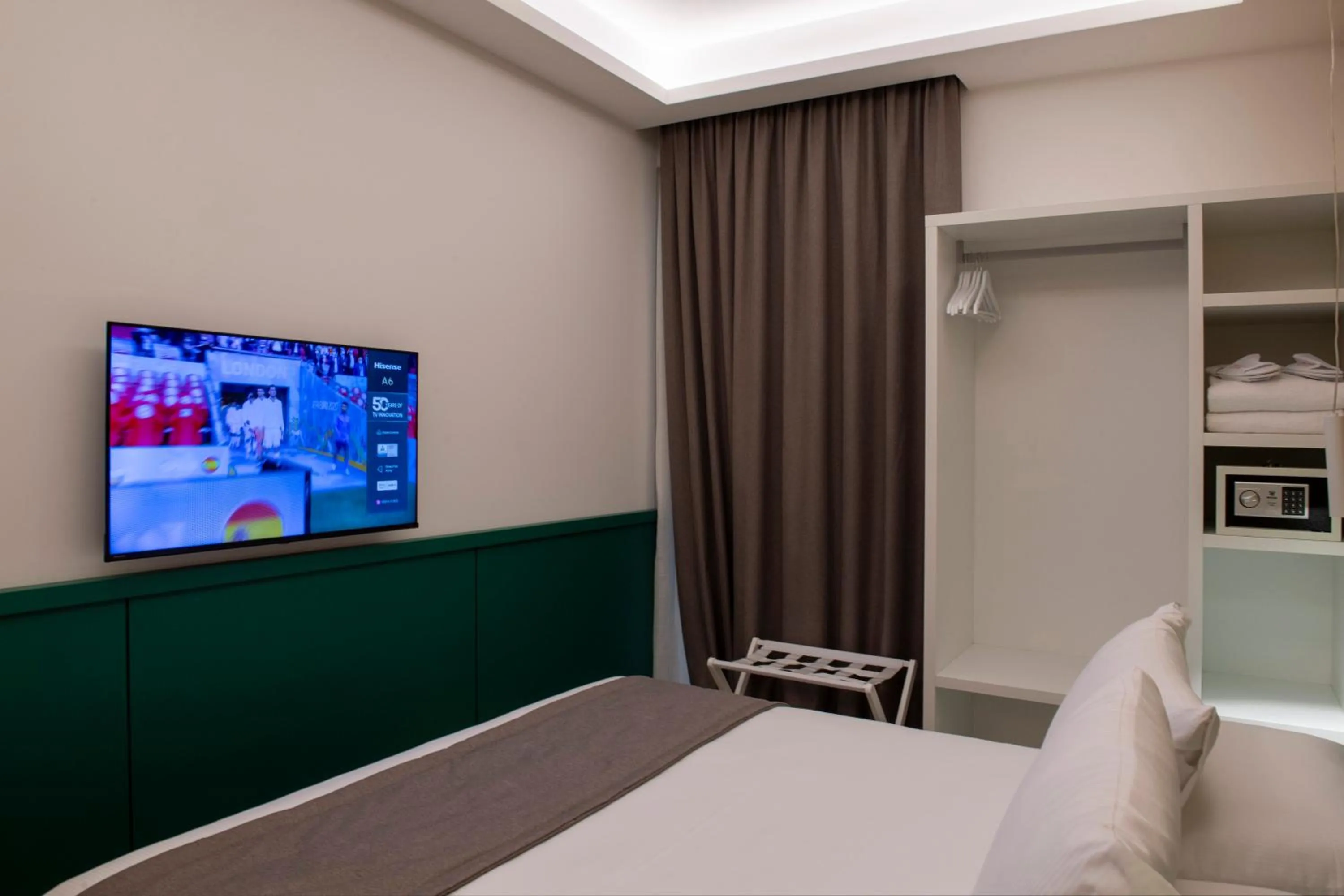 Bedroom, Bed in Smart Hotel Napoli