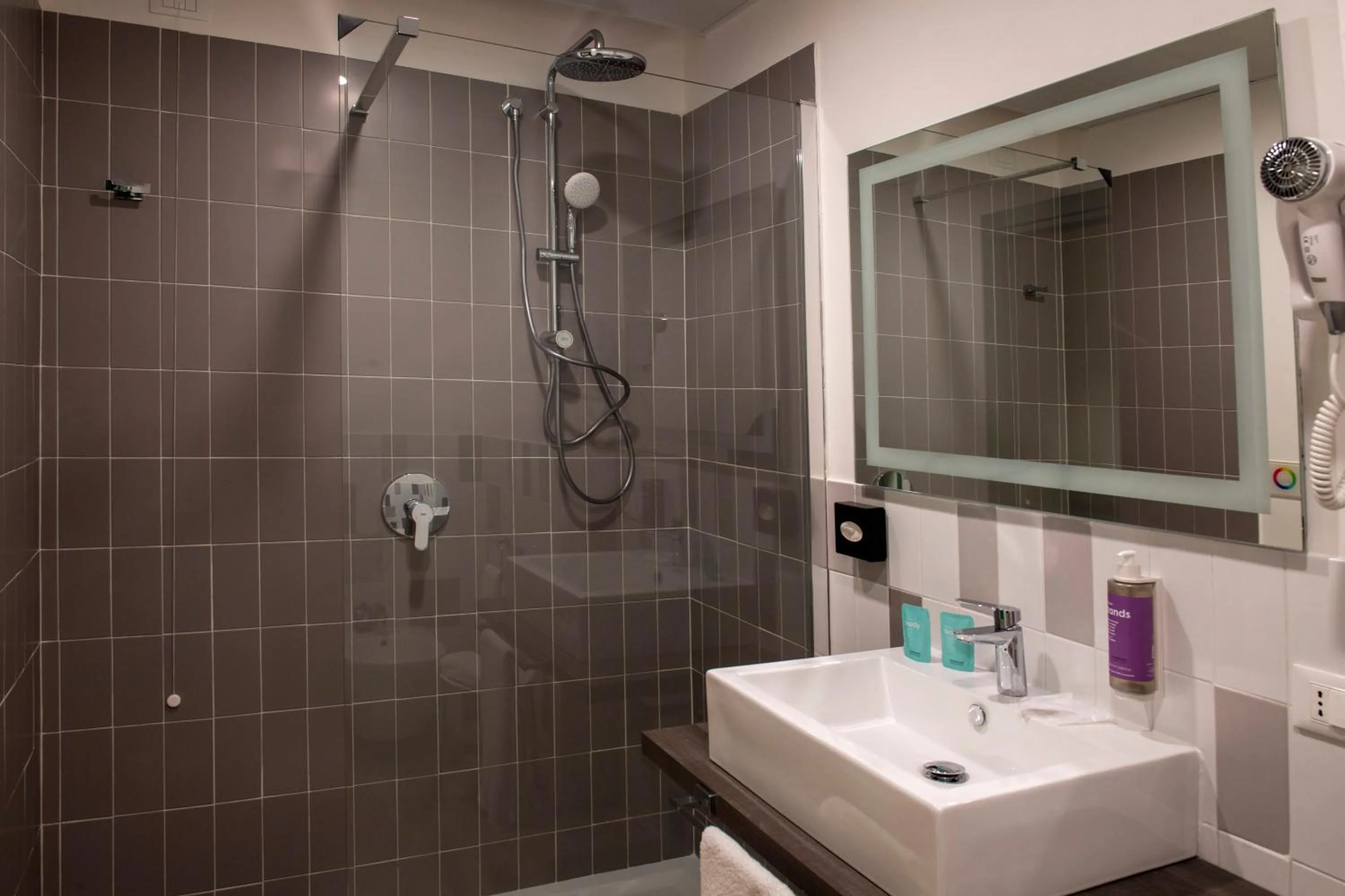 Bathroom in Smart Hotel Napoli