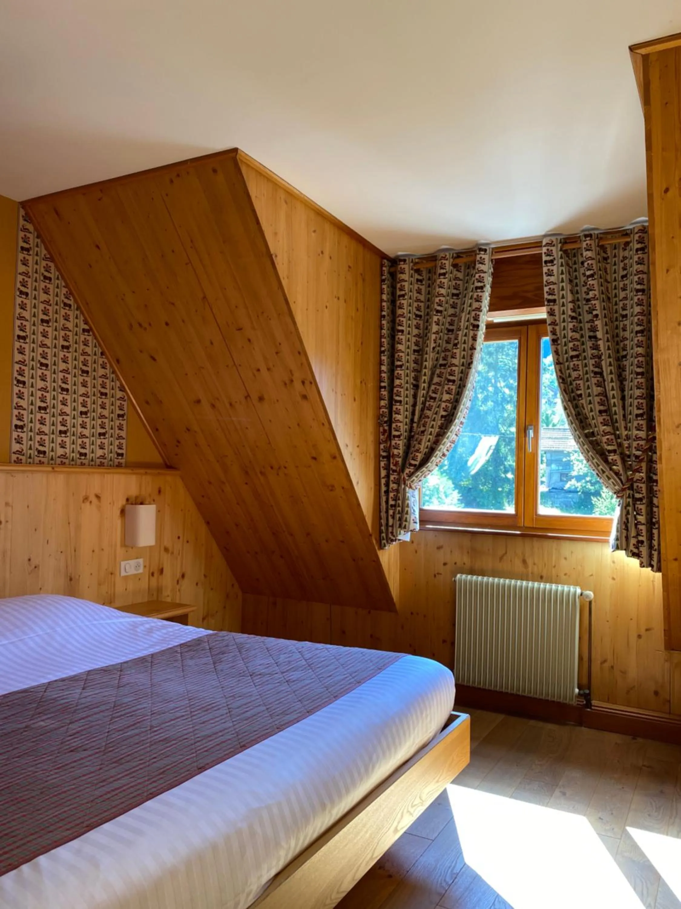 Bedroom, Bed in LE CLOS DES SOURCES Hôtel & Spa