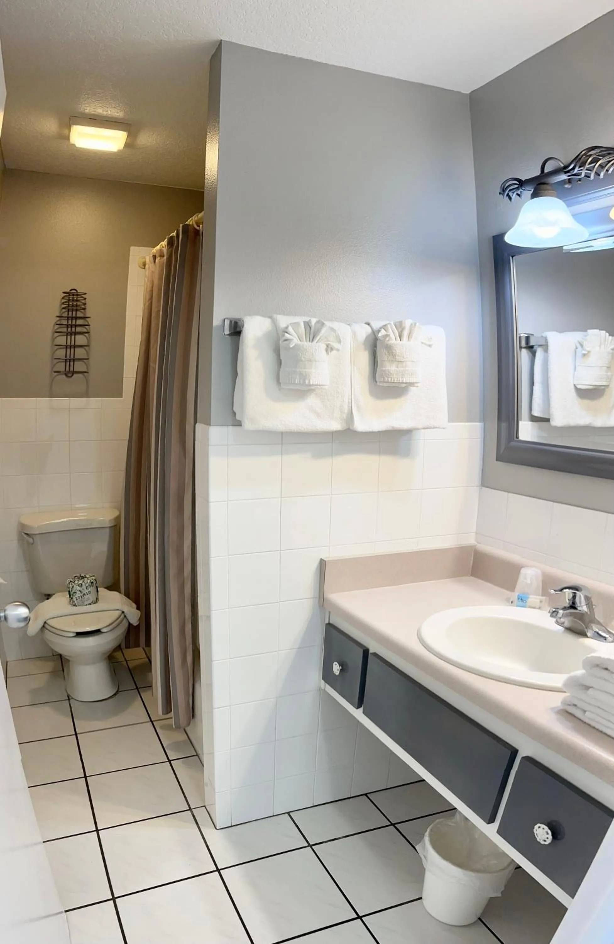 Bathroom in Sails Resort Motel