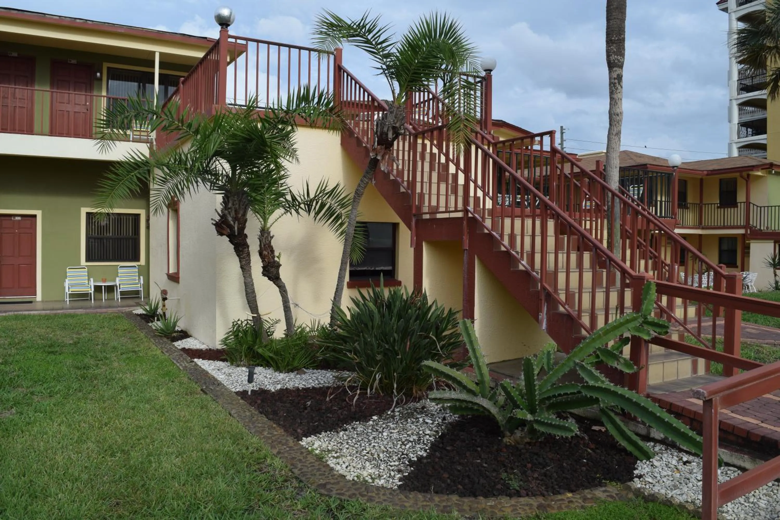 Property building in Sails Resort Motel