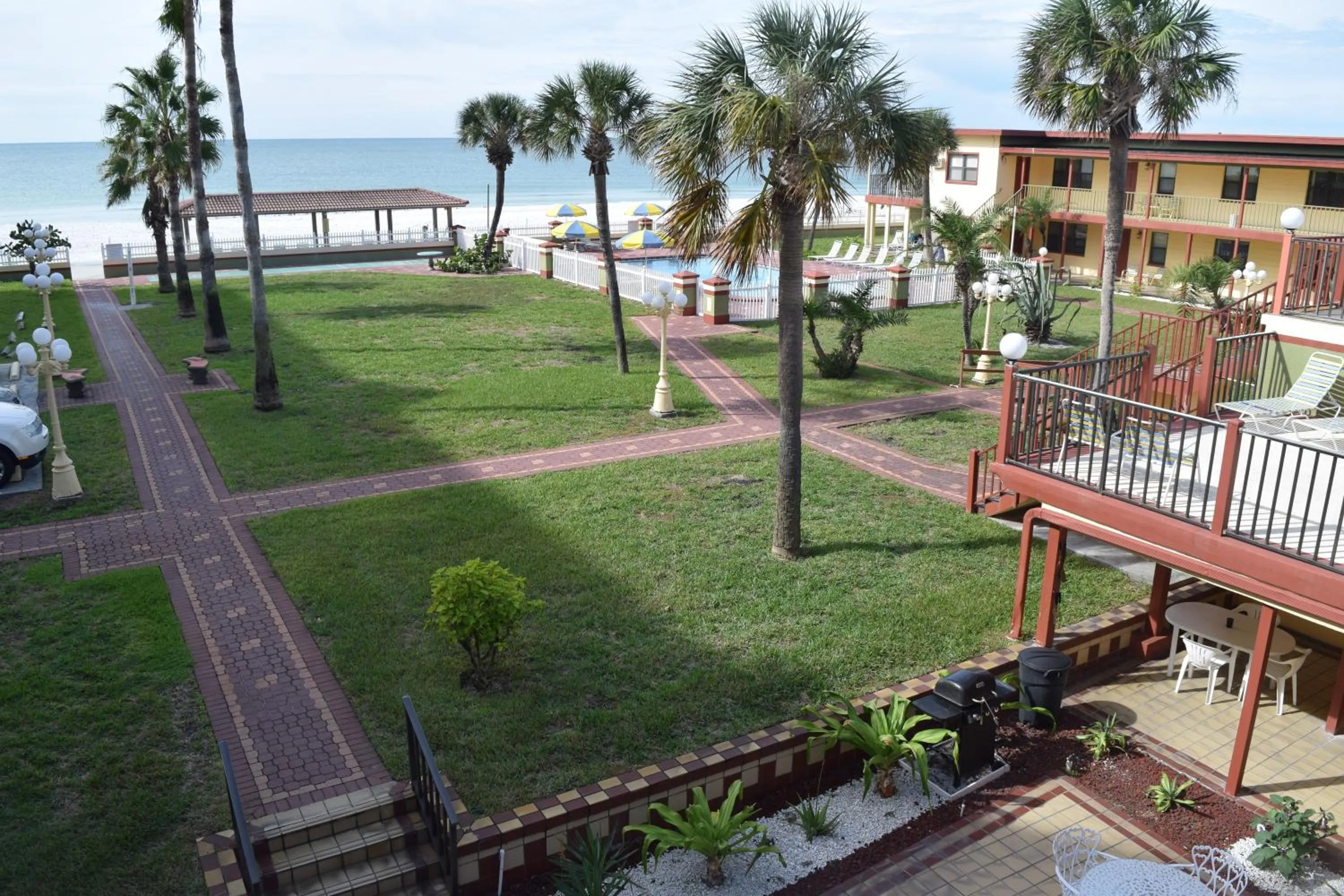 Patio in Sails Resort Motel