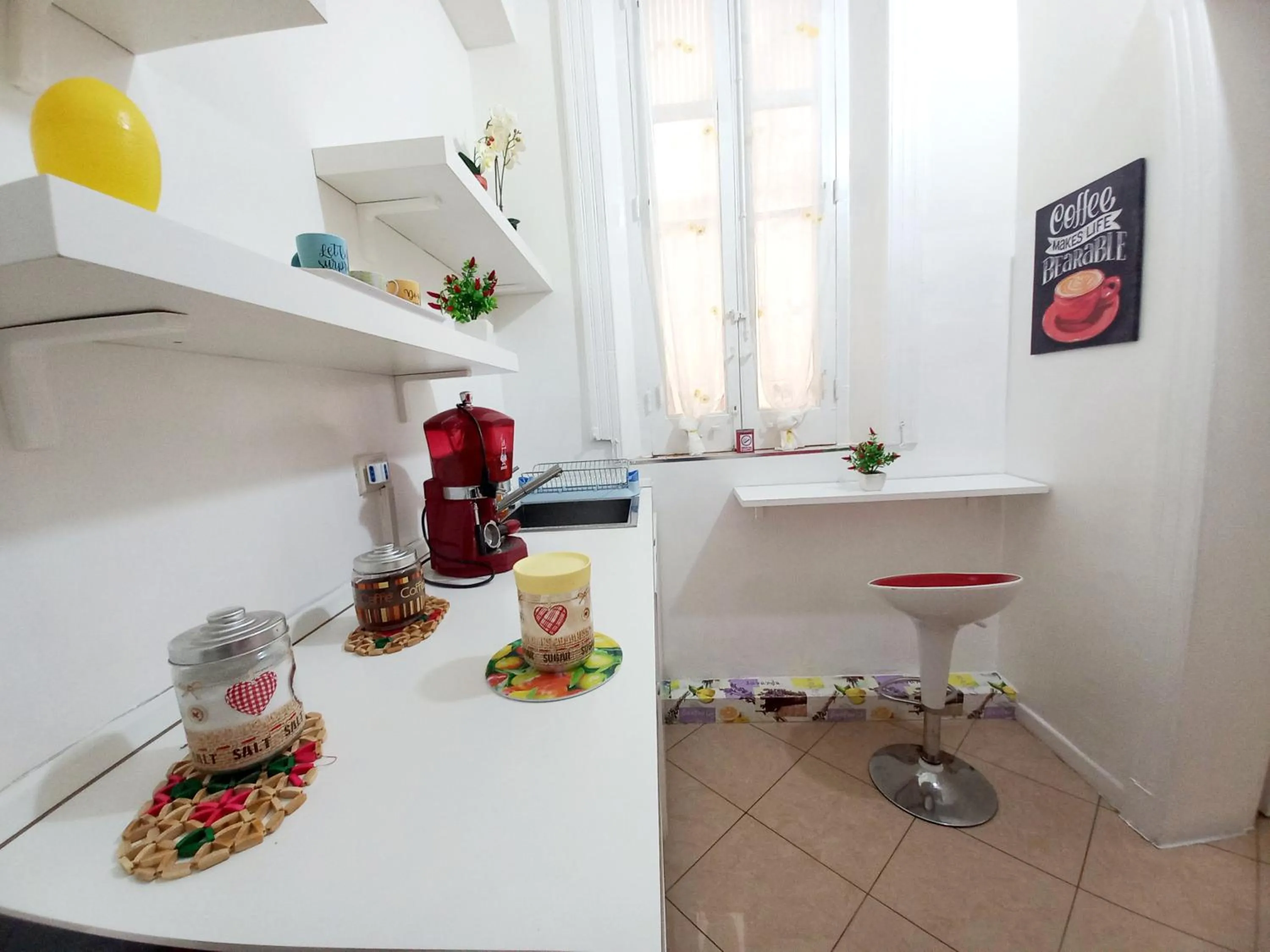 Kitchen or kitchenette in B&B Family - Affitta camere