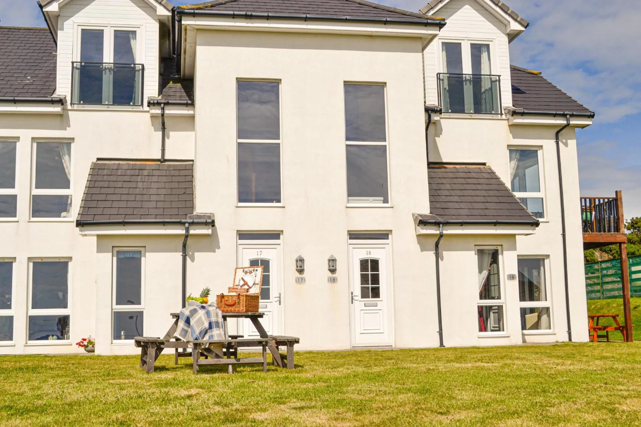 Apartment with Sea View in The Fairways