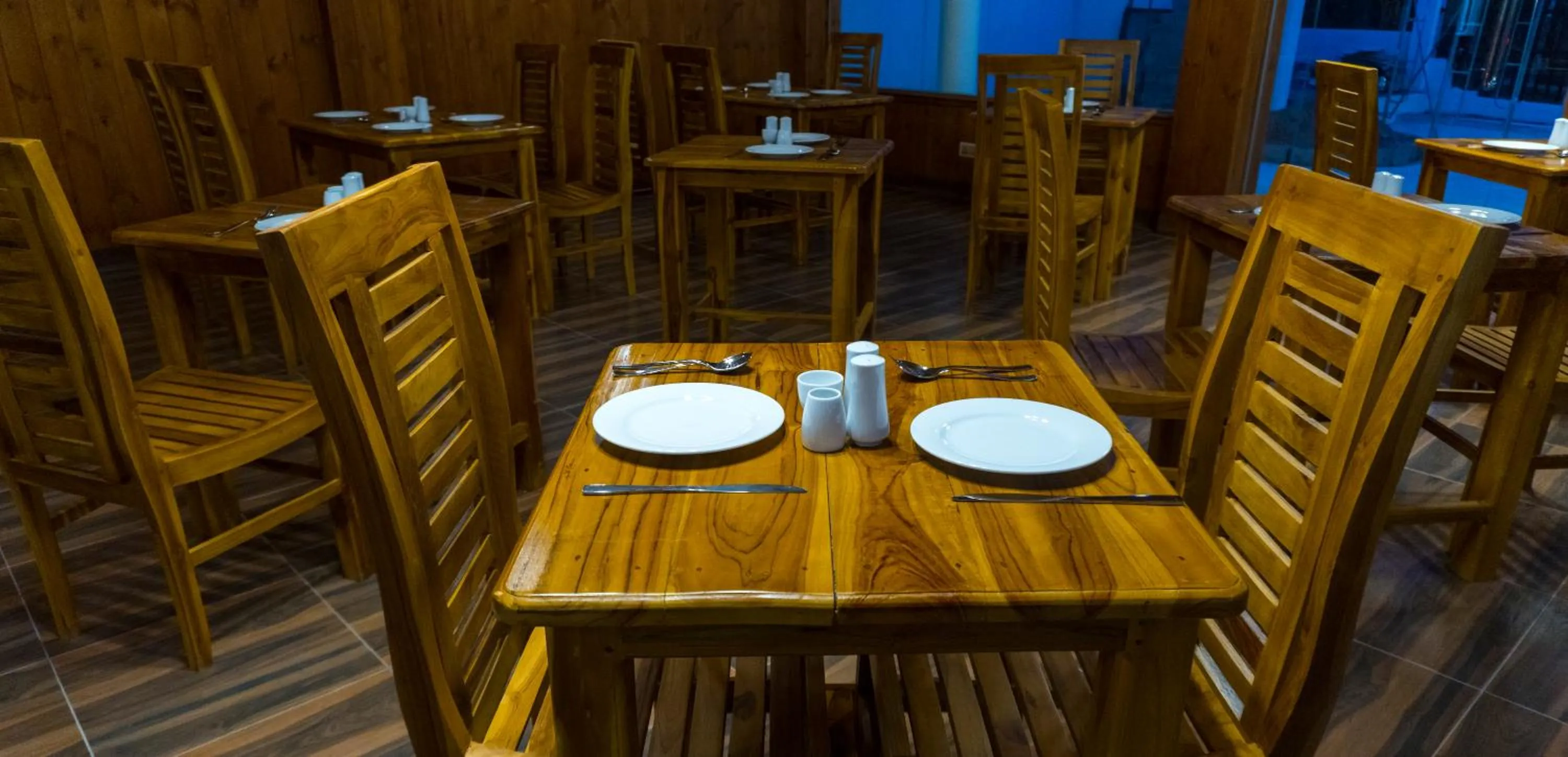 Restaurant/places to eat in MRD Beach Hotel