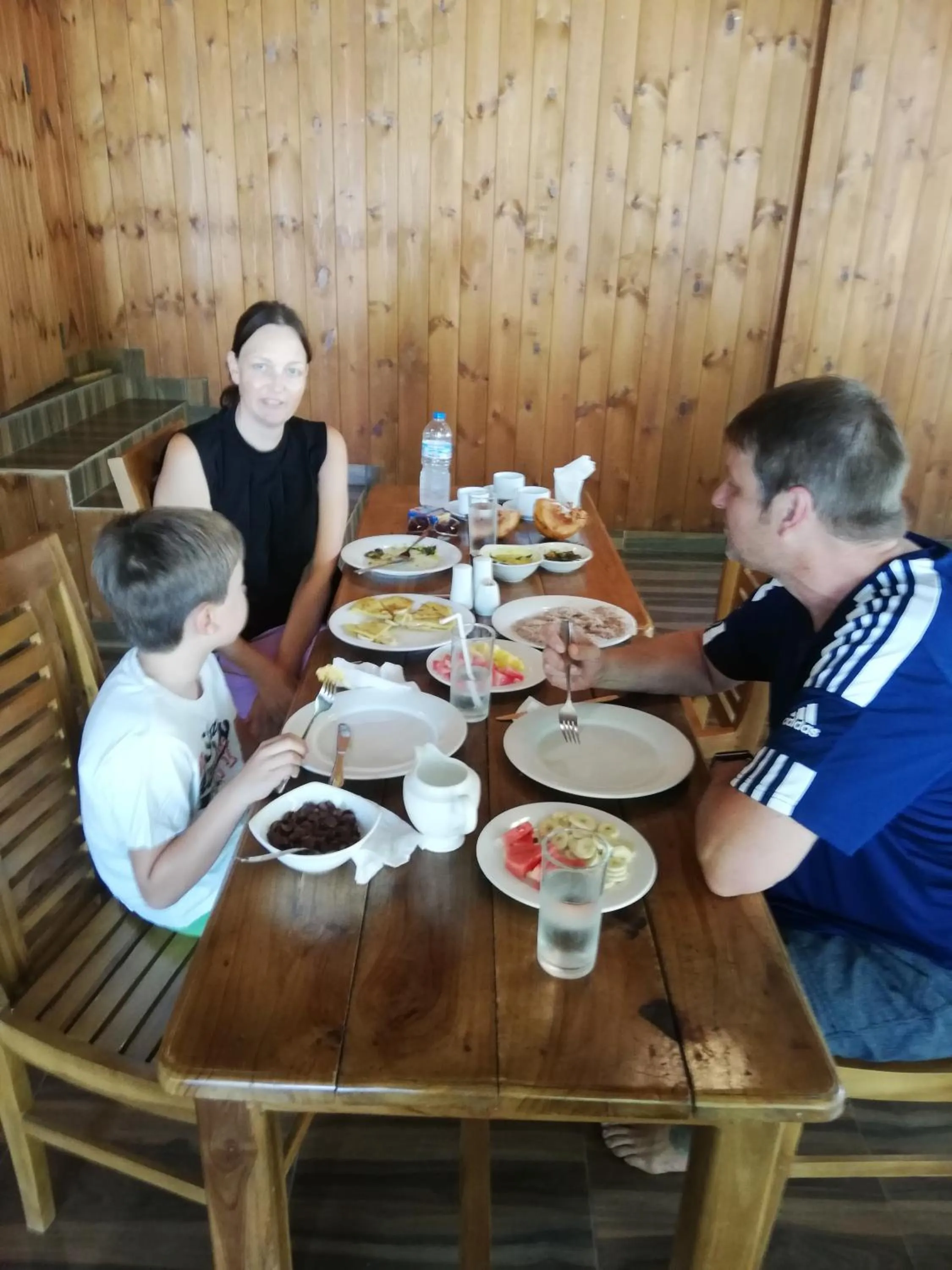 Restaurant/places to eat in MRD Beach Hotel