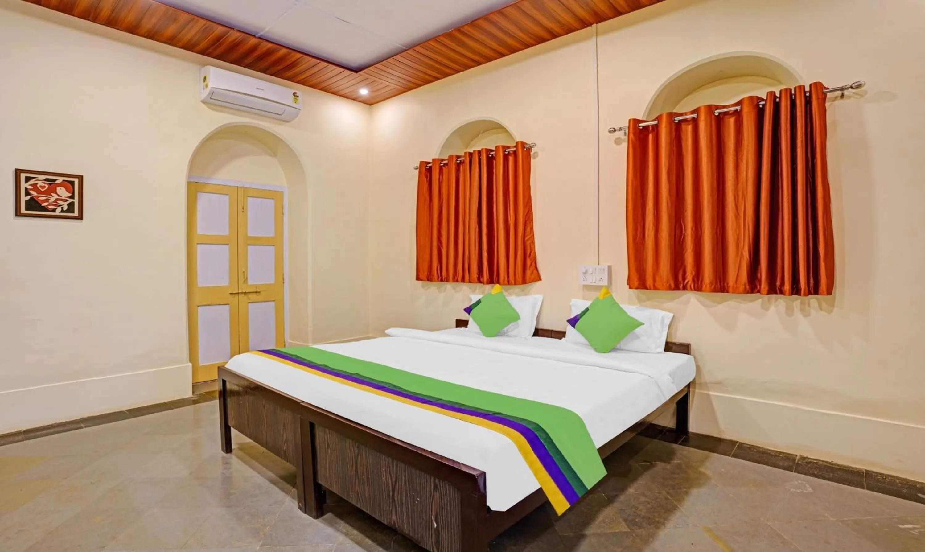 Bedroom, Bed in Treebo Cecil Resort, 600 Mtrs From Matheran Railway Station